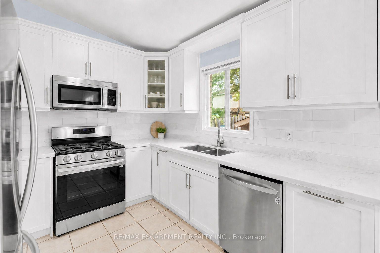 Photo 19 of 172 Alderlea Avenue, Hamilton, Mount Hope — HOMEH