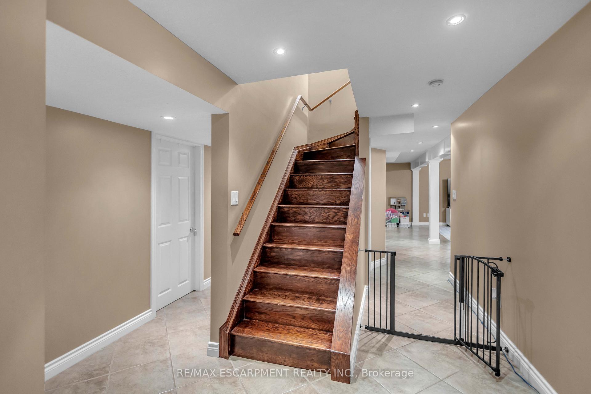 Photo 32 of 172 Alderlea Avenue, Hamilton, Mount Hope — HOMEH