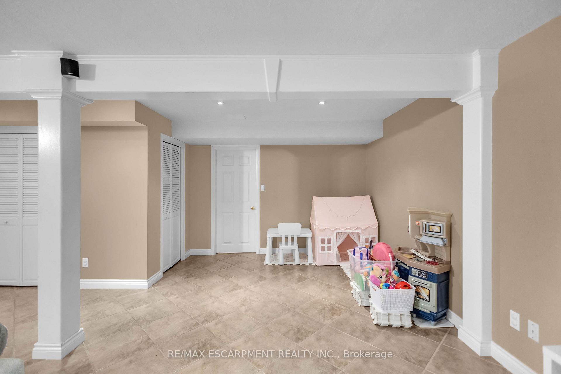 Photo 36 of 172 Alderlea Avenue, Hamilton, Mount Hope — HOMEH