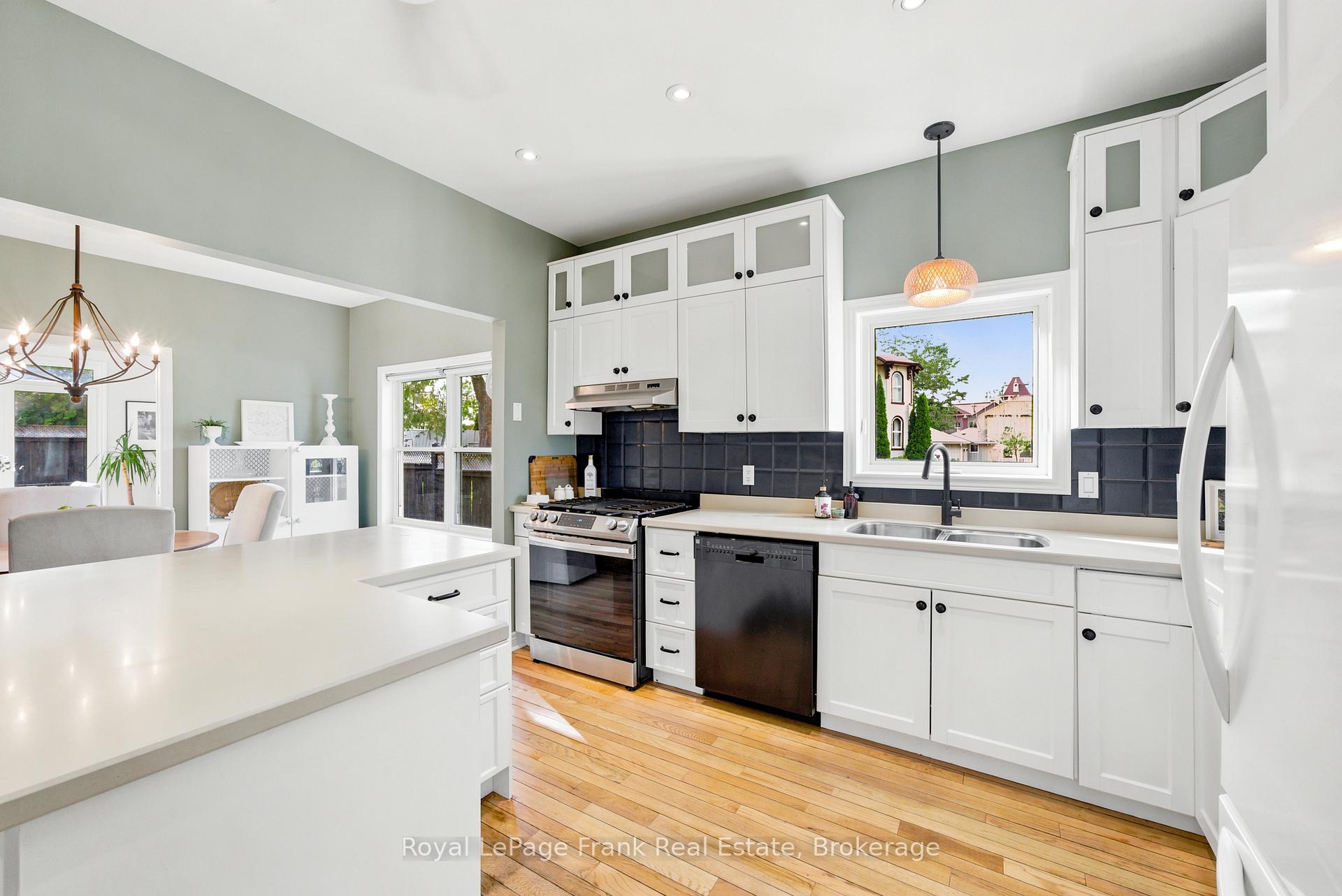 Photo 15 of 246 Cochrane Street, Scugog, Port Perry — HOMEH