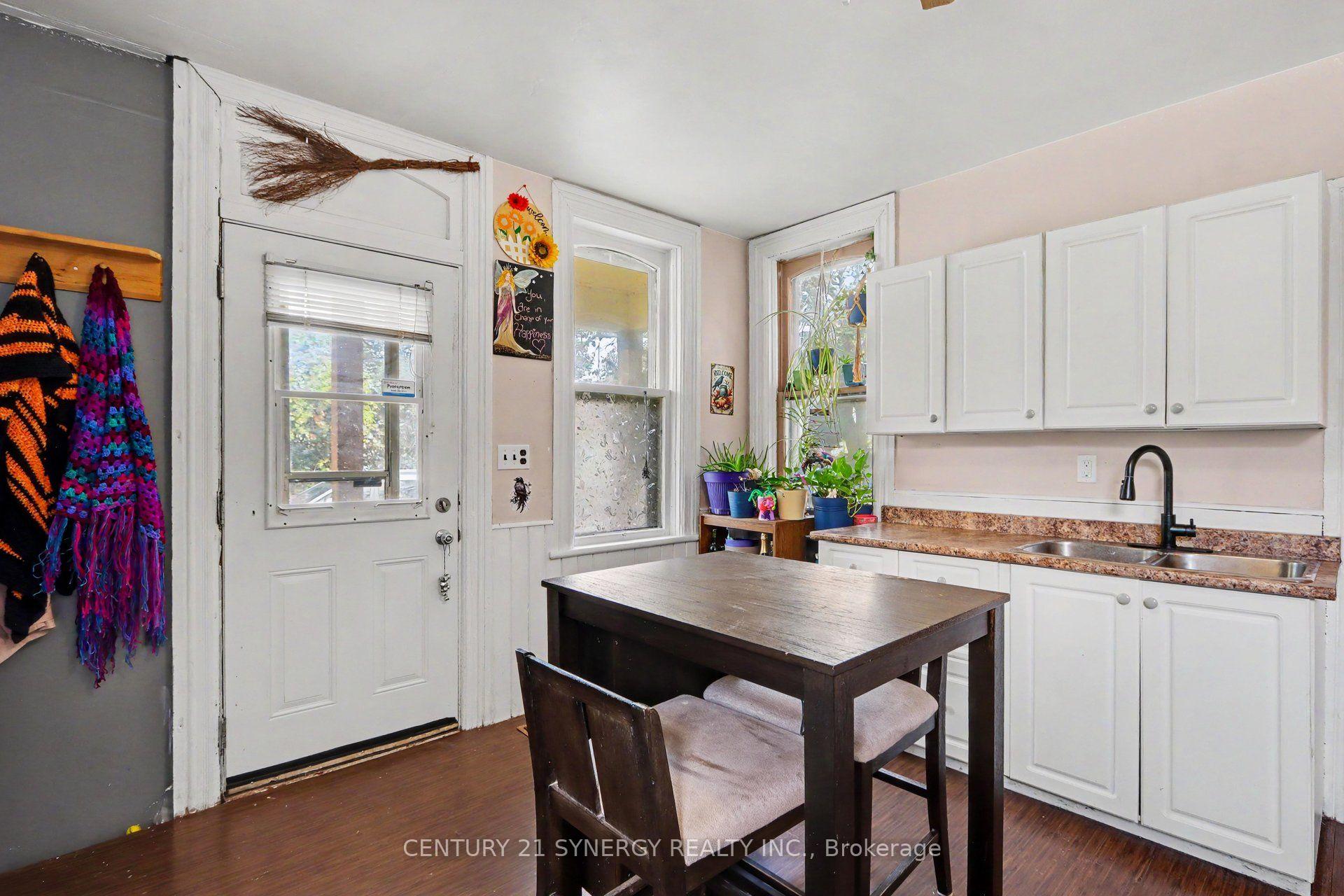 Photo 3 of 37 Smiths Falls Avenue, Smiths Falls, Smiths Falls — HOMEH