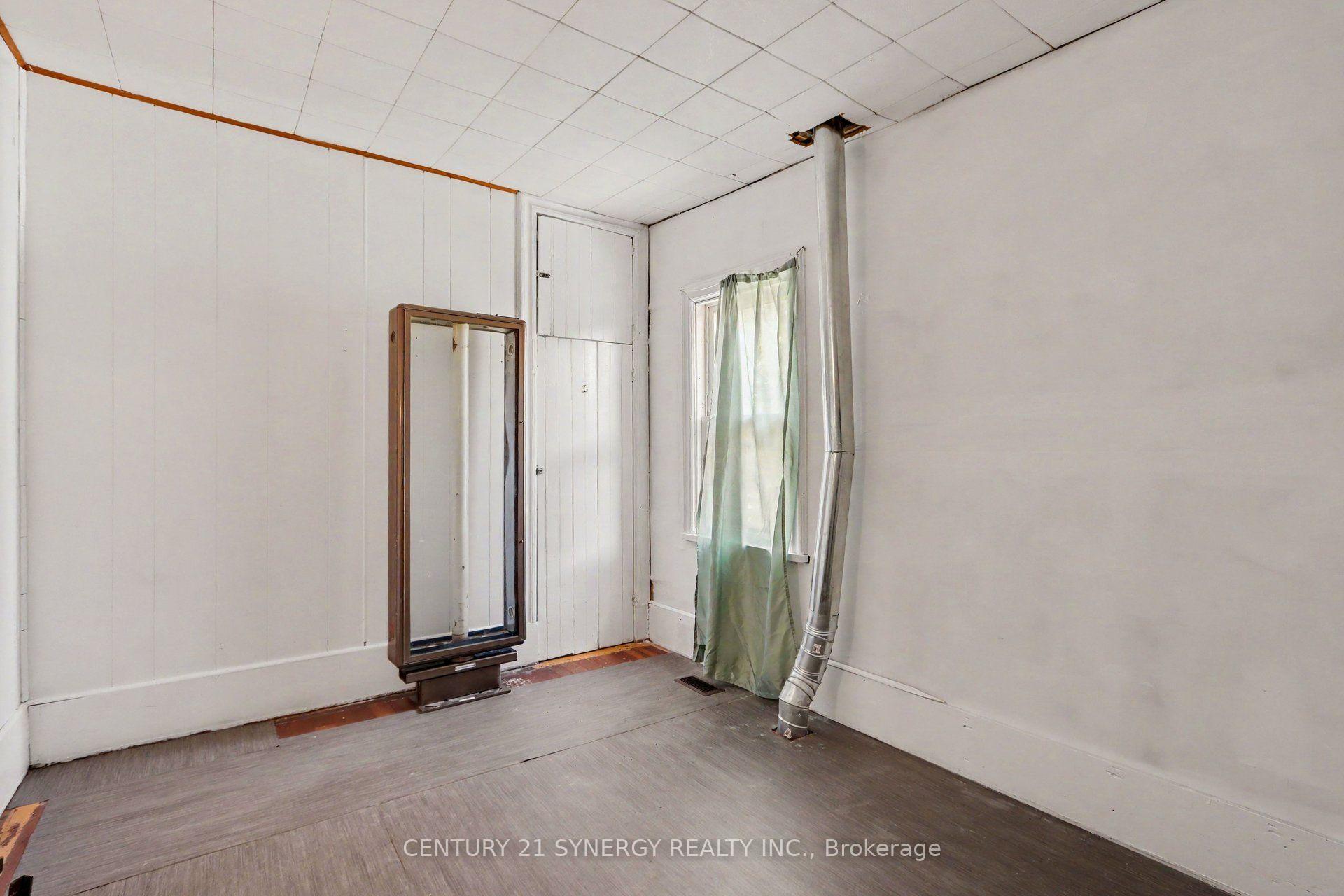 Photo 21 of 37 Smiths Falls Avenue, Smiths Falls, Smiths Falls — HOMEH