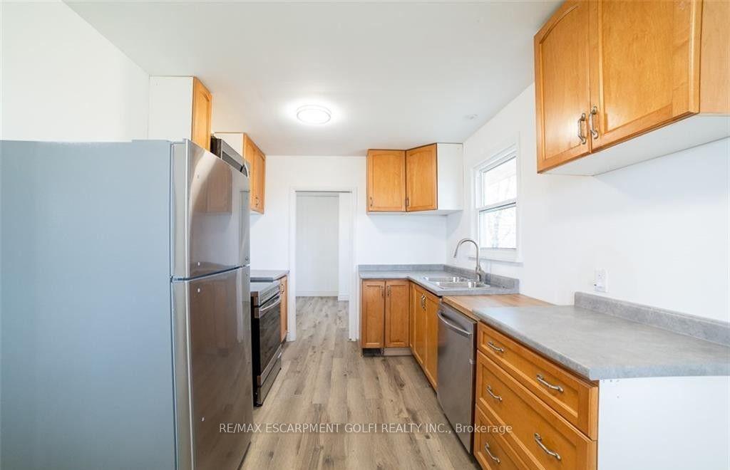 Photo 7 of 22 Kelson Avenue S, Grimsby, Grimsby West — HOMEH