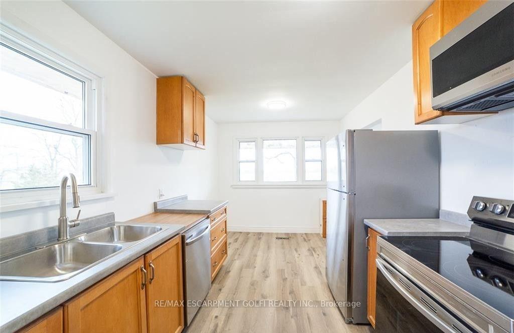 Photo 8 of 22 Kelson Avenue S, Grimsby, Grimsby West — HOMEH
