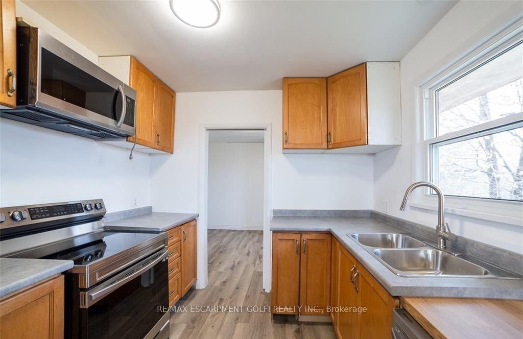 Photo 9 of 22 Kelson Avenue S, Grimsby, Grimsby West — HOMEH