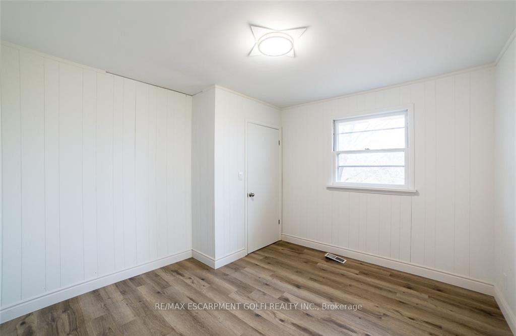Photo 10 of 22 Kelson Avenue S, Grimsby, Grimsby West — HOMEH