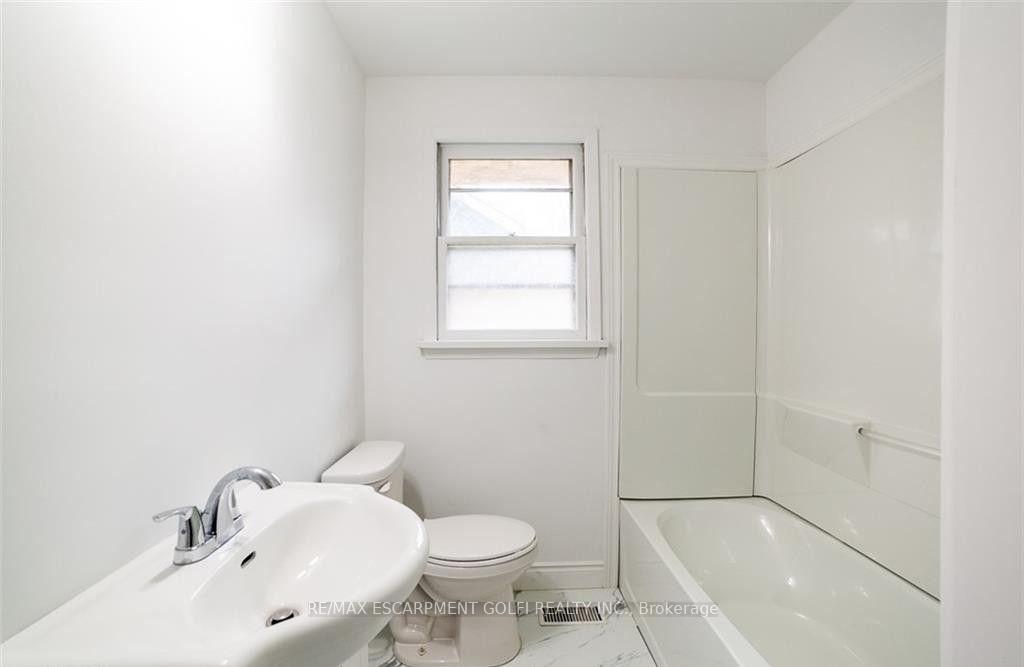 Photo 13 of 22 Kelson Avenue S, Grimsby, Grimsby West — HOMEH
