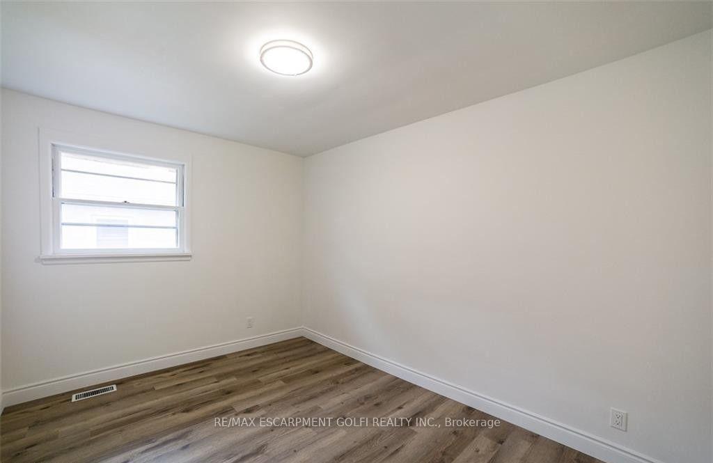 Photo 15 of 22 Kelson Avenue S, Grimsby, Grimsby West — HOMEH