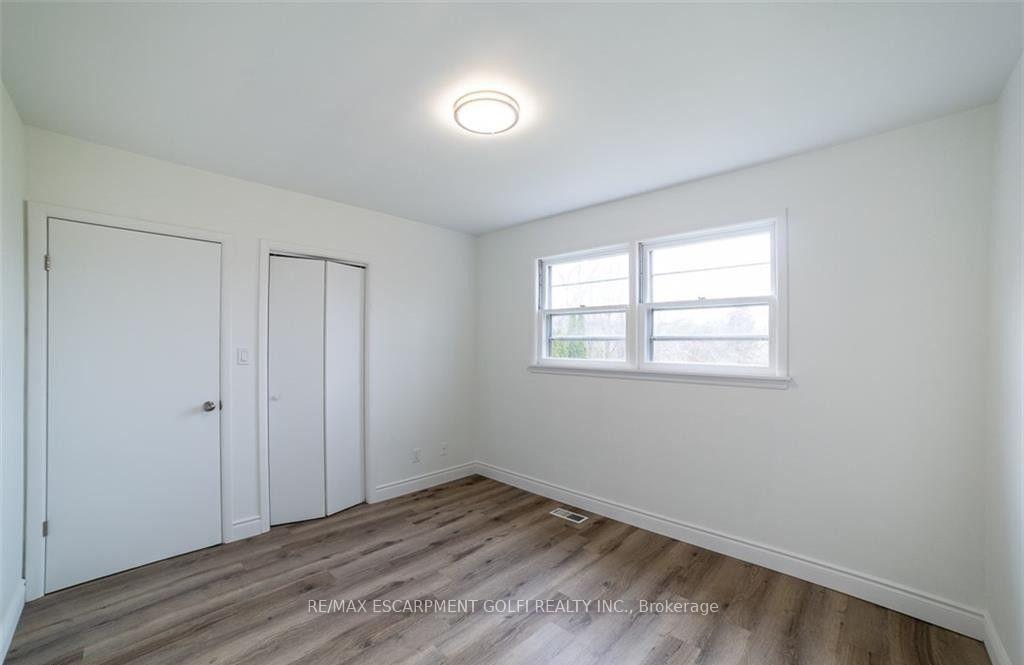 Photo 17 of 22 Kelson Avenue S, Grimsby, Grimsby West — HOMEH