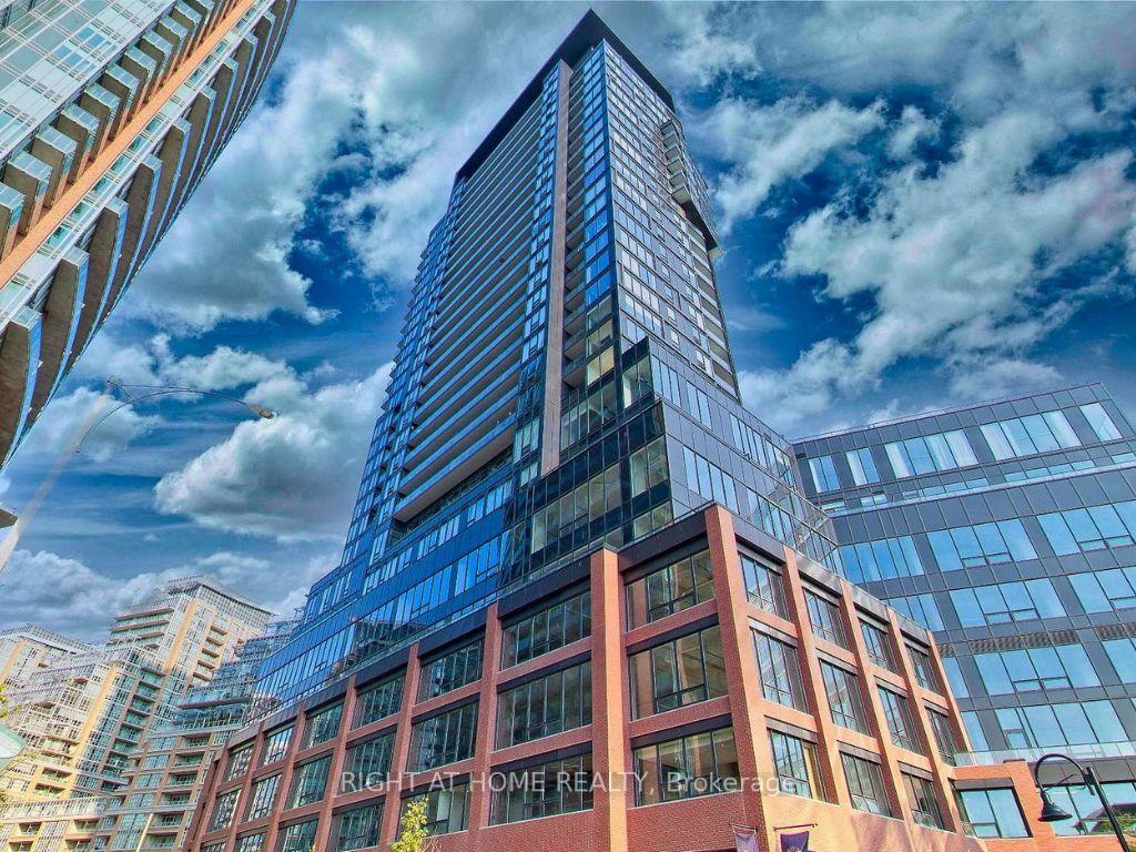 Front of Unit 2113, 135 East Liberty Street