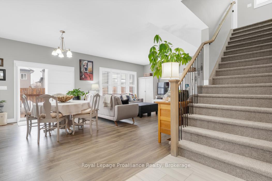 Photo 8 of 49 Redwood Drive, Belleville, Thurlow Ward — HOMEH