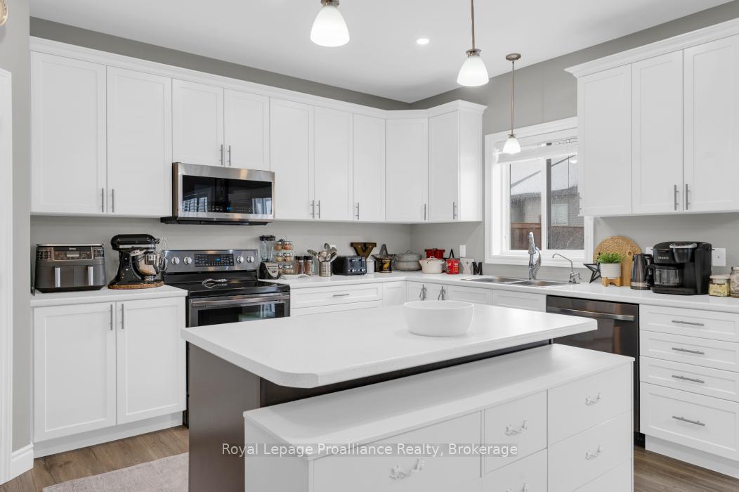 Photo 14 of 49 Redwood Drive, Belleville, Thurlow Ward — HOMEH