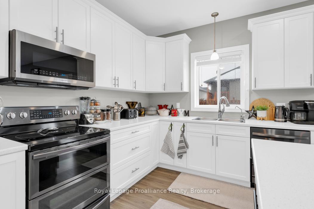 Photo 15 of 49 Redwood Drive, Belleville, Thurlow Ward — HOMEH