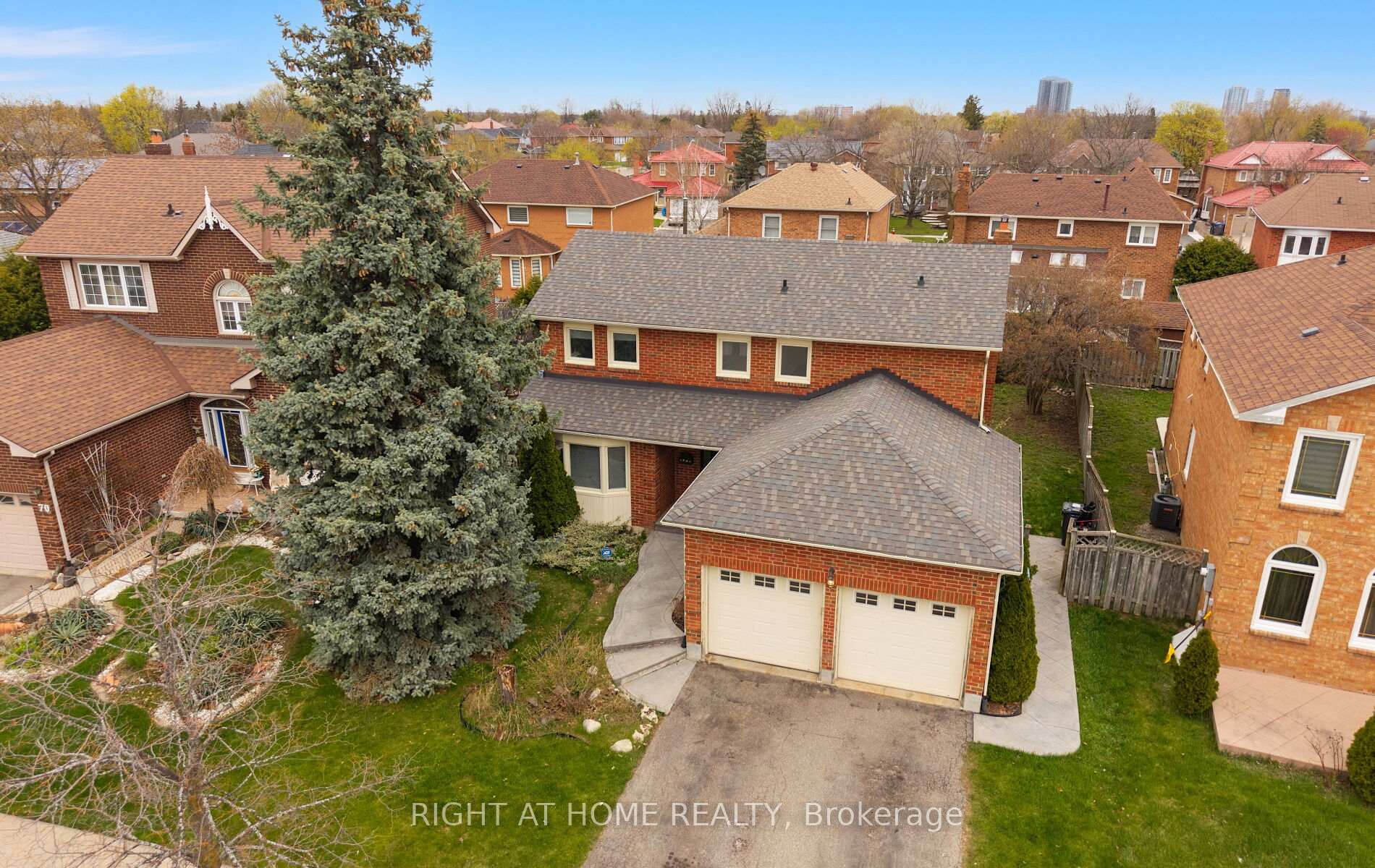 Photo 2 of 72 Brydon Crescent, Brampton, Northwood Park — HOMEH