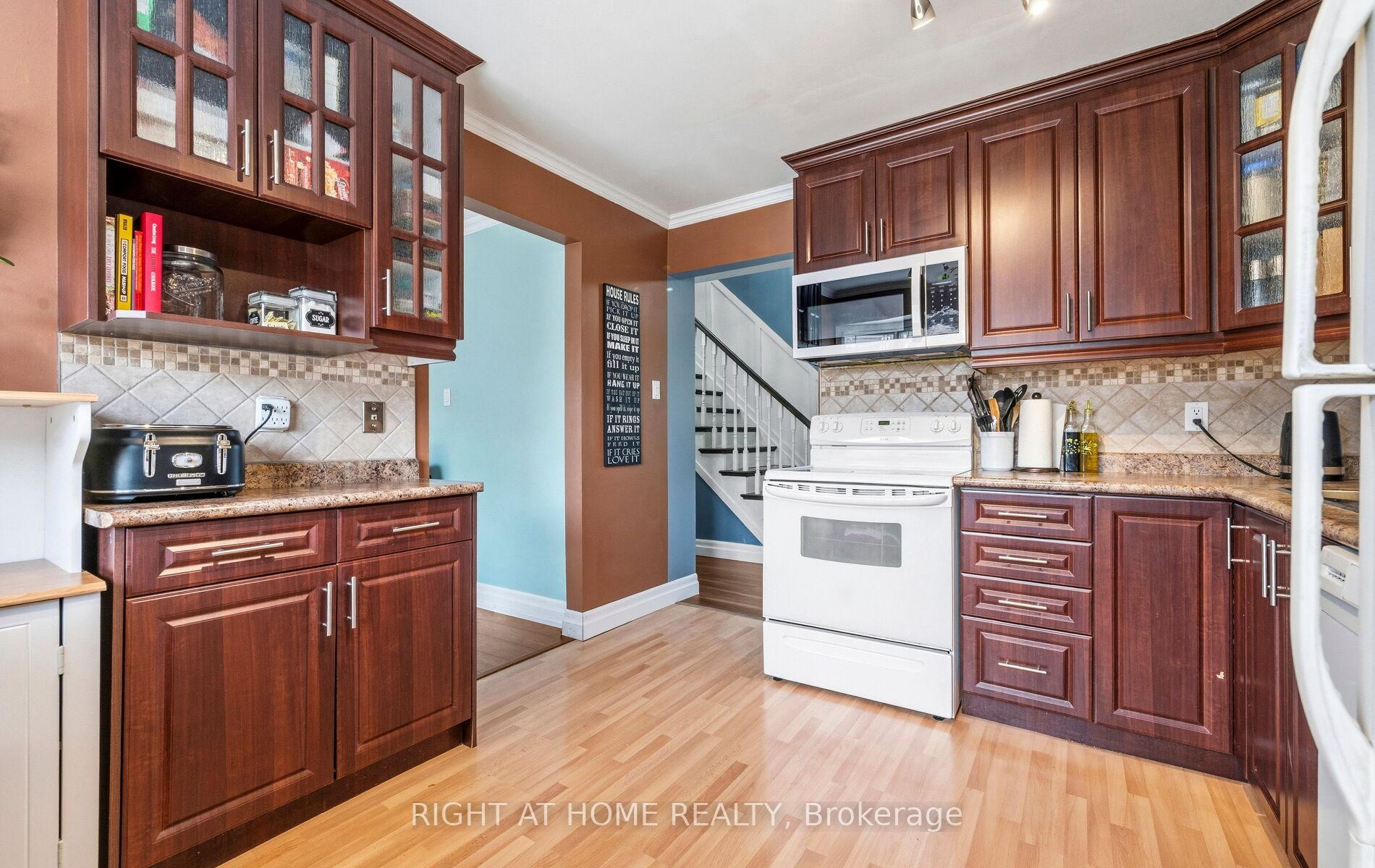 Photo 14 of 72 Brydon Crescent, Brampton, Northwood Park — HOMEH