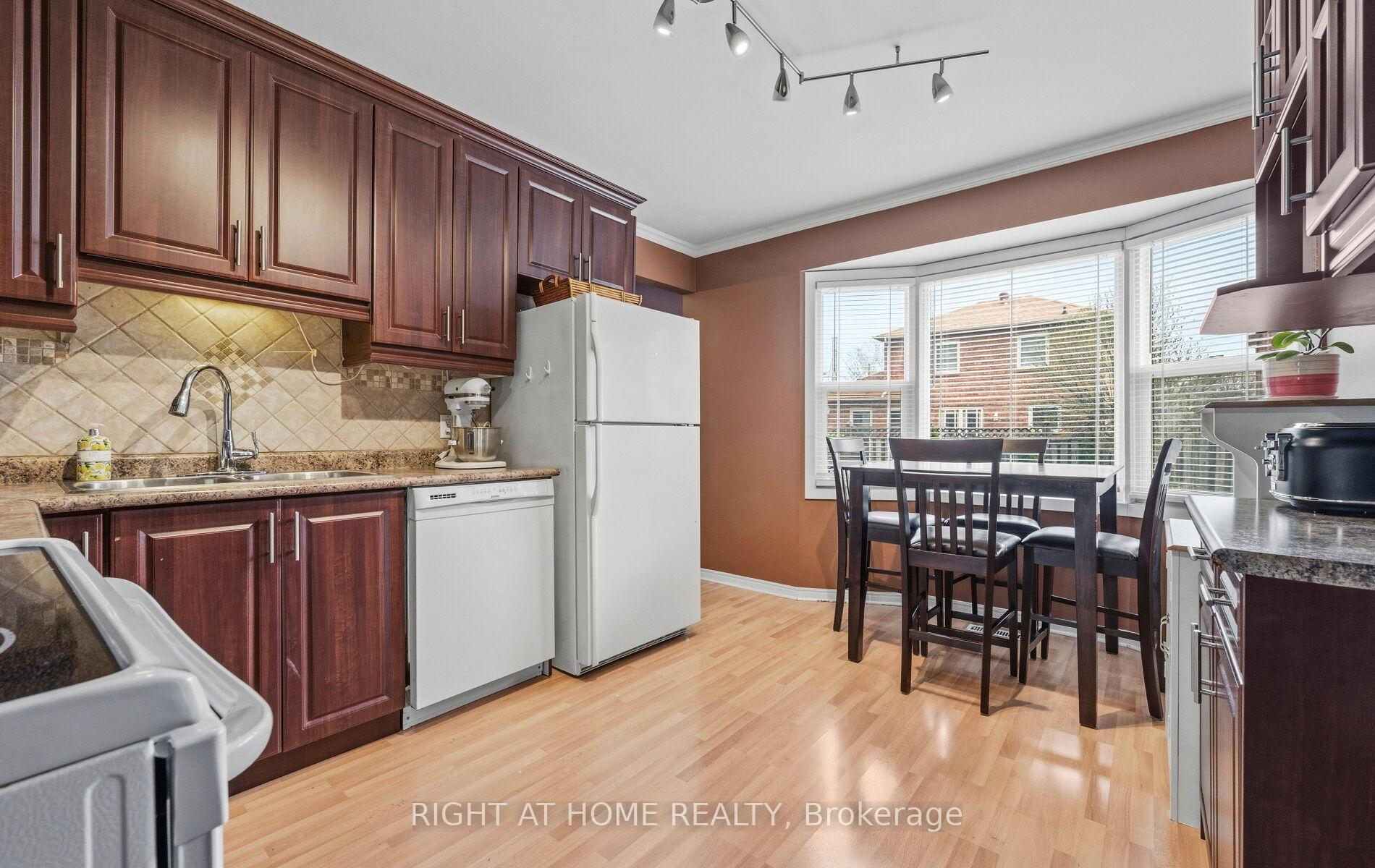Photo 15 of 72 Brydon Crescent, Brampton, Northwood Park — HOMEH