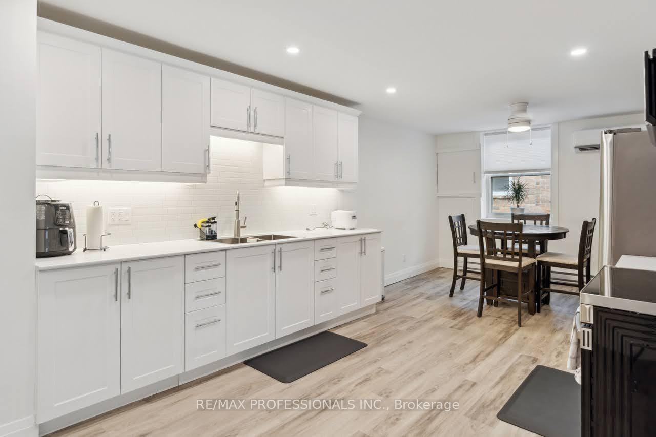 Photo 5 of Unit 2, 14 Manitoba Street, Bracebridge — HOMEH