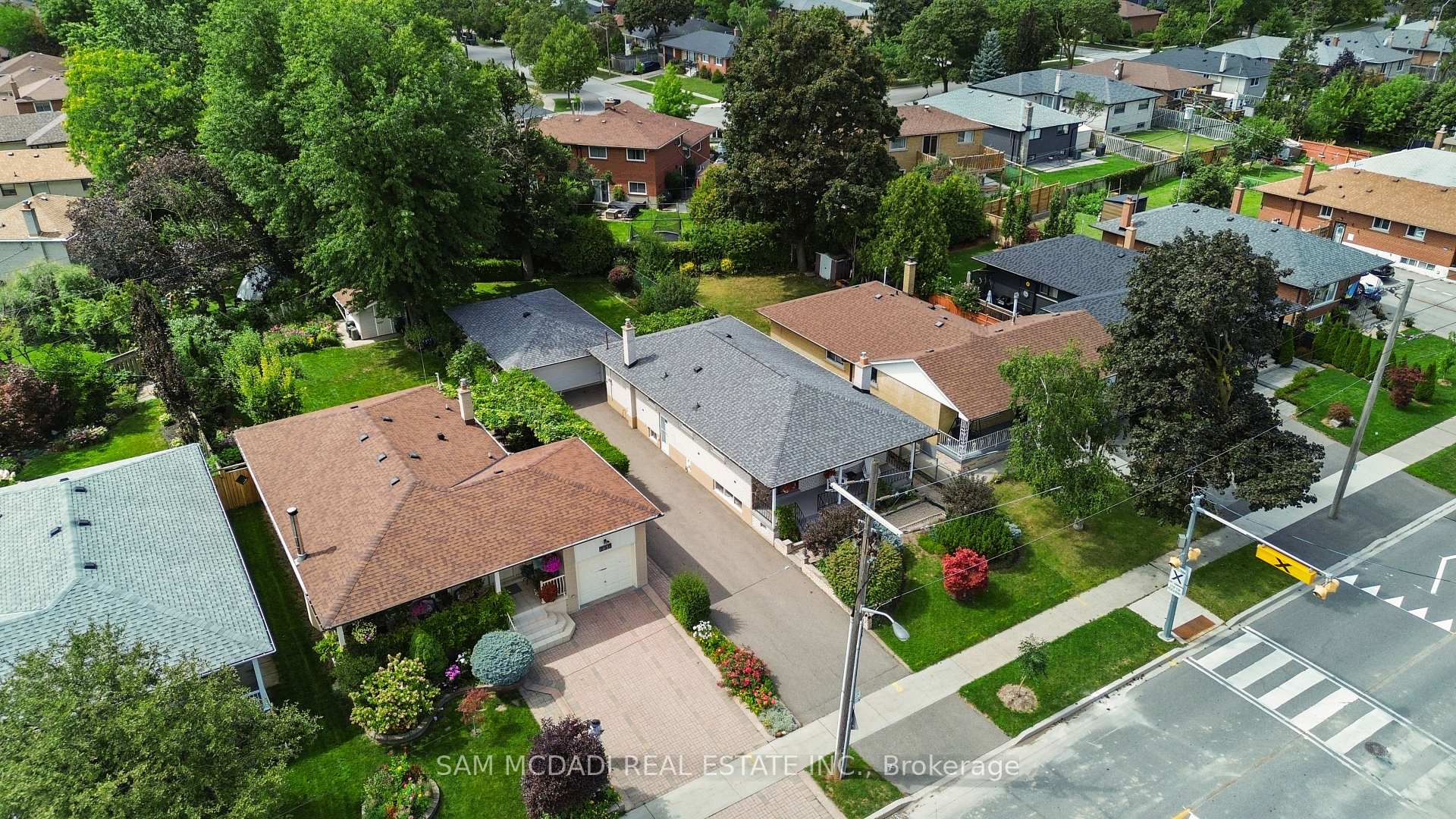 Photo 1 of 248 Wellesworth Drive, Etobicoke, Eringate-Centennial-West Deane — HOMEH