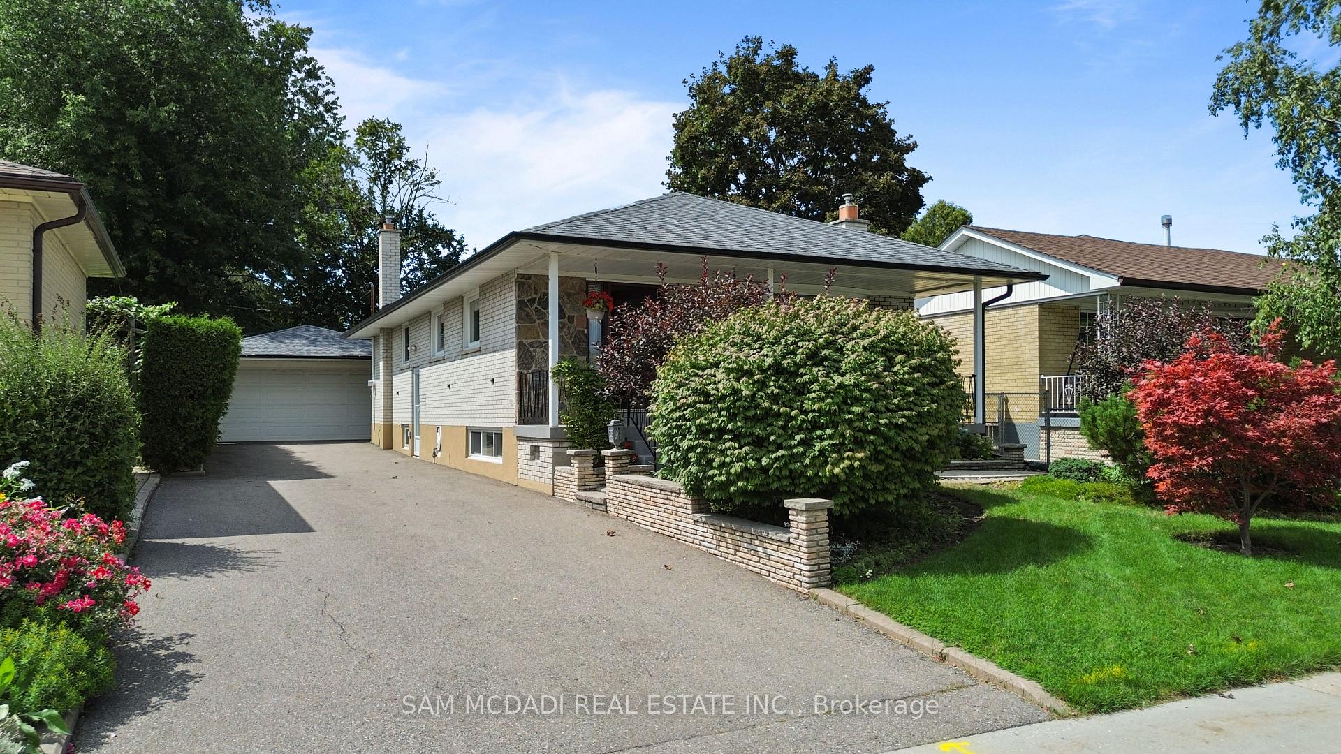 Photo 3 of 248 Wellesworth Drive, Etobicoke, Eringate-Centennial-West Deane — HOMEH