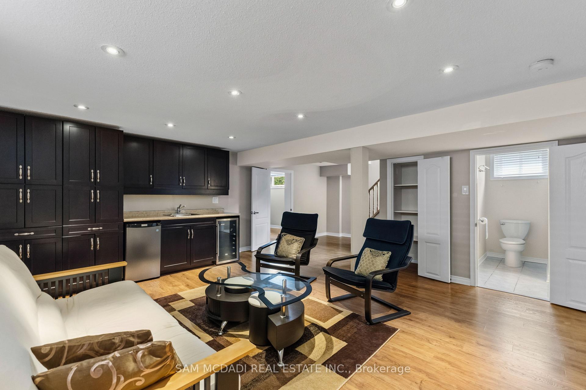 Photo 15 of 248 Wellesworth Drive, Etobicoke, Eringate-Centennial-West Deane — HOMEH