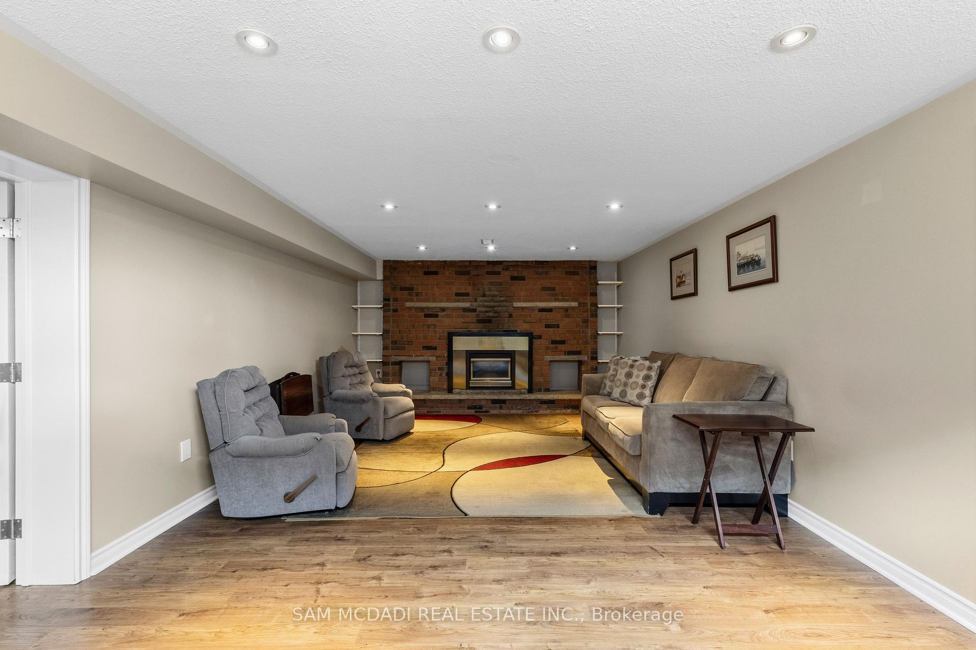 Photo 21 of 248 Wellesworth Drive, Etobicoke, Eringate-Centennial-West Deane — HOMEH