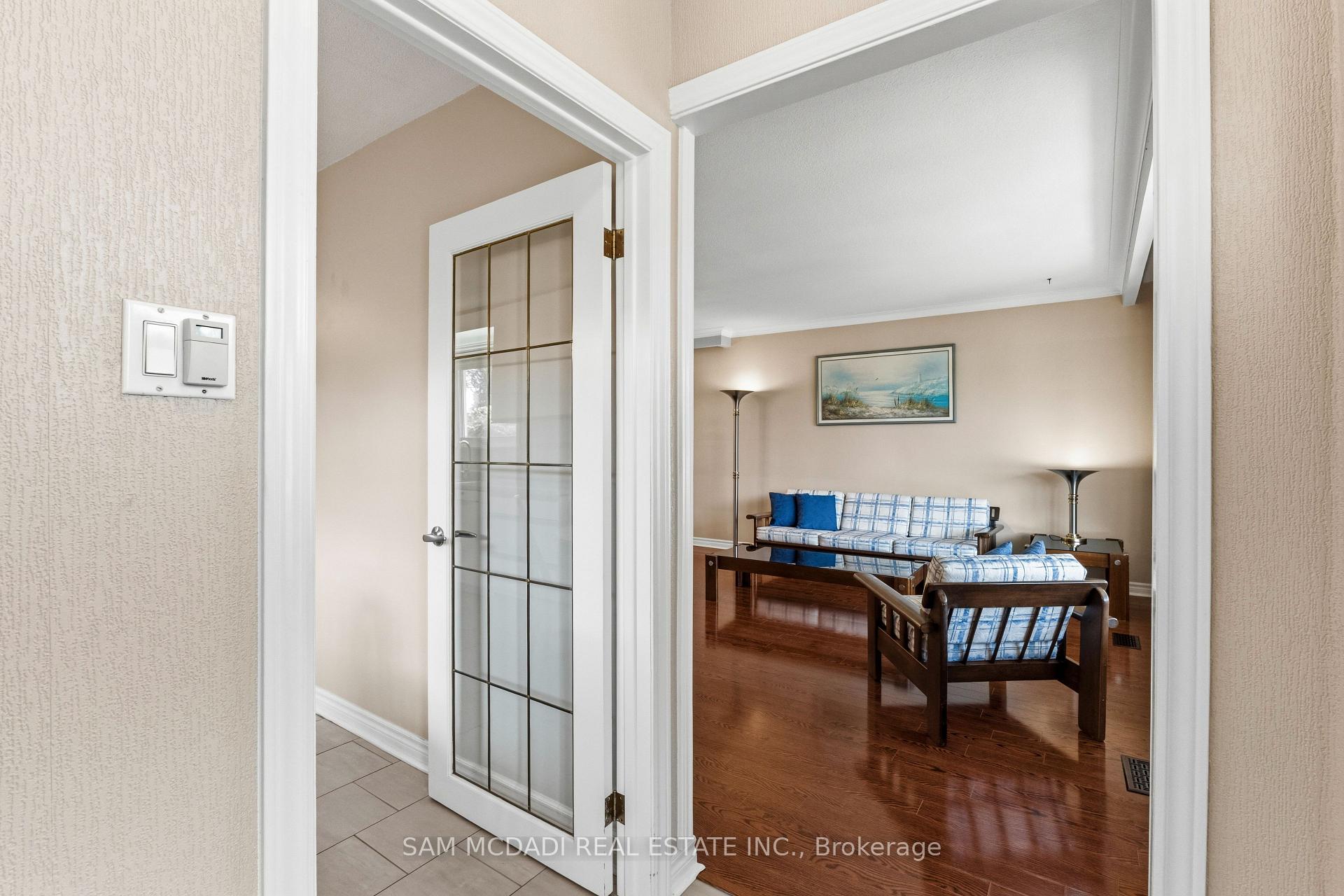 Photo 25 of 248 Wellesworth Drive, Etobicoke, Eringate-Centennial-West Deane — HOMEH