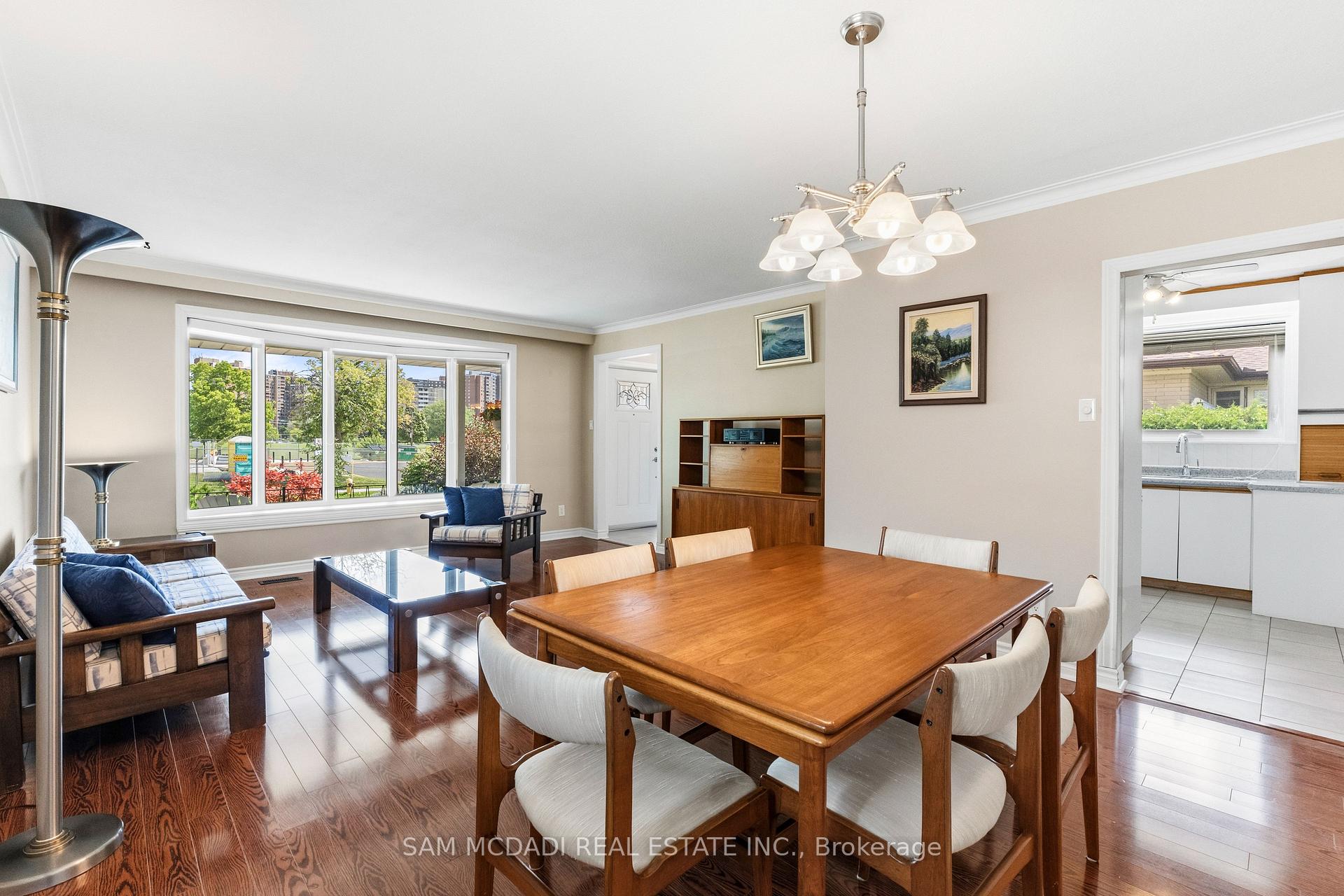 Photo 31 of 248 Wellesworth Drive, Etobicoke, Eringate-Centennial-West Deane — HOMEH