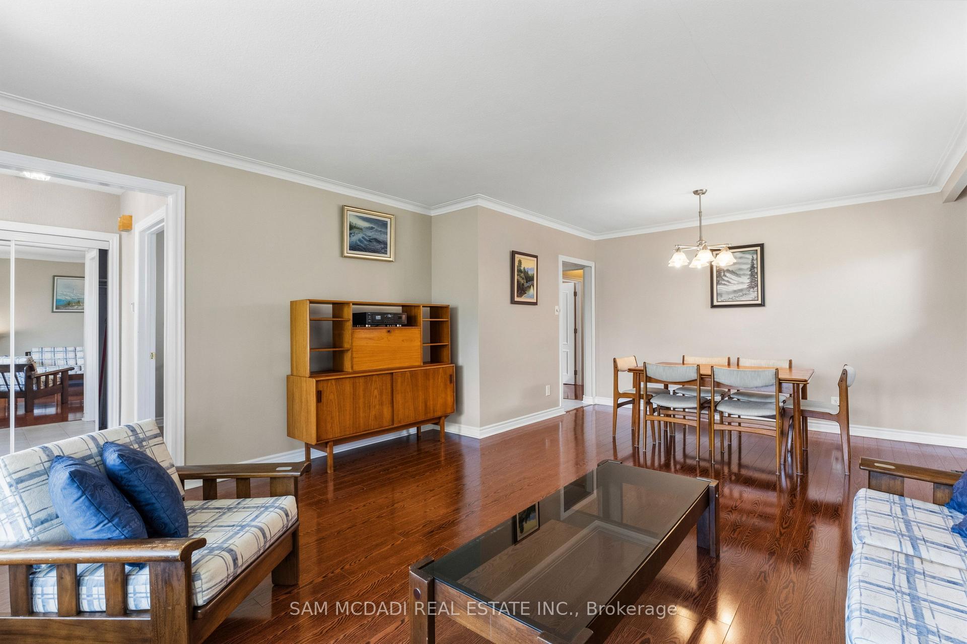 Photo 32 of 248 Wellesworth Drive, Etobicoke, Eringate-Centennial-West Deane — HOMEH
