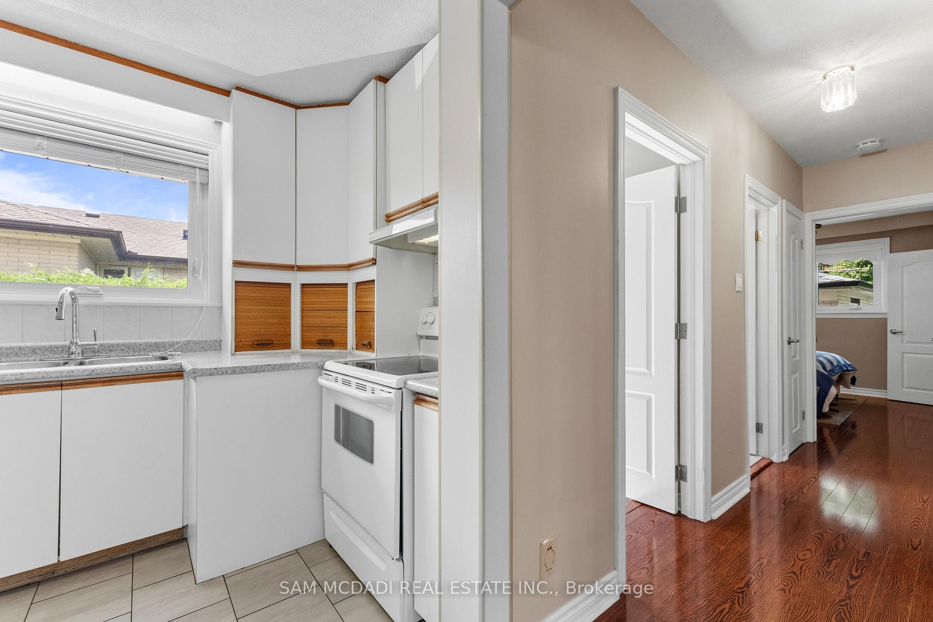 Photo 34 of 248 Wellesworth Drive, Etobicoke, Eringate-Centennial-West Deane — HOMEH