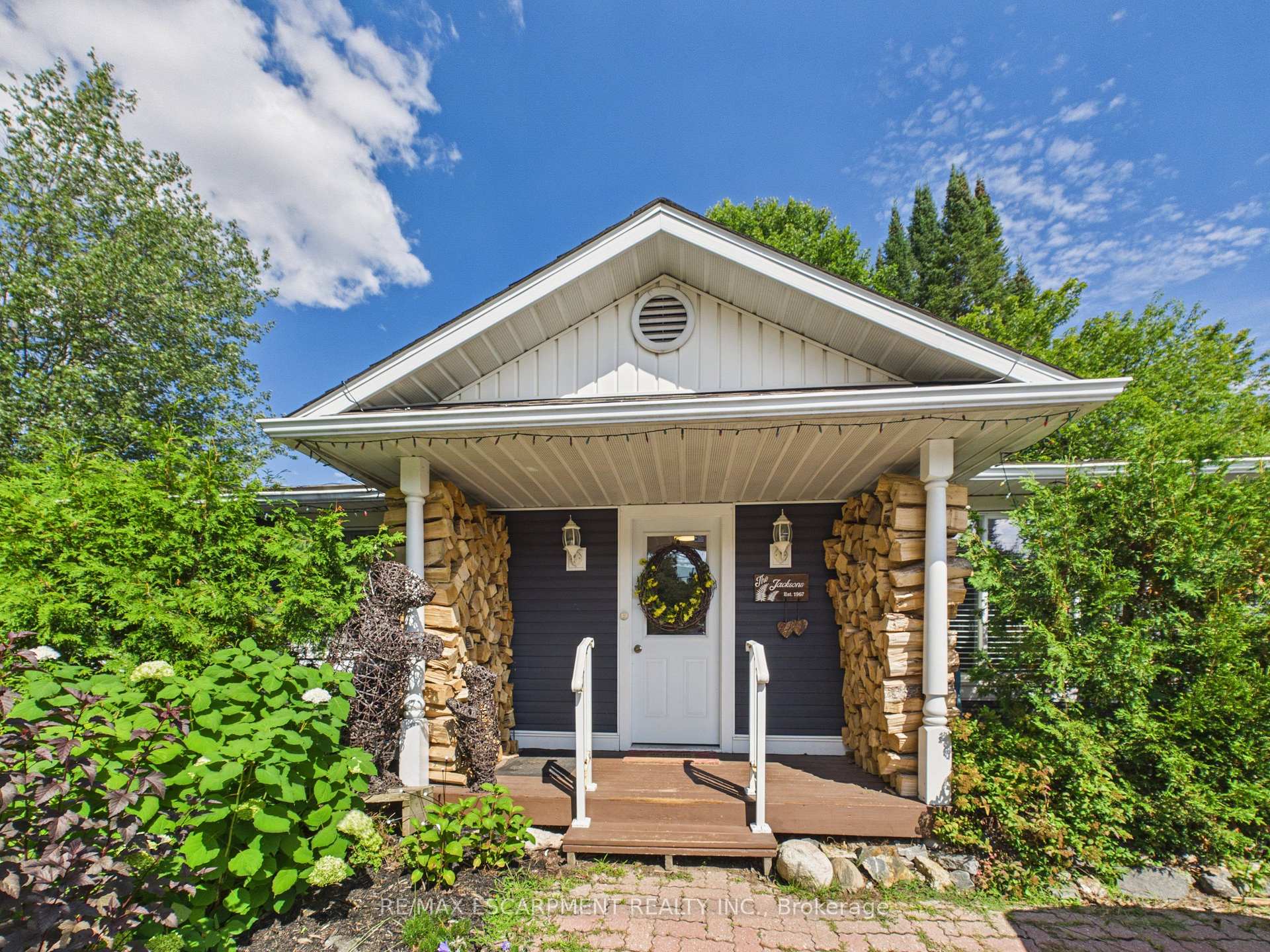 Photo 1 of 25 Wellington Street, Bracebridge — HOMEH