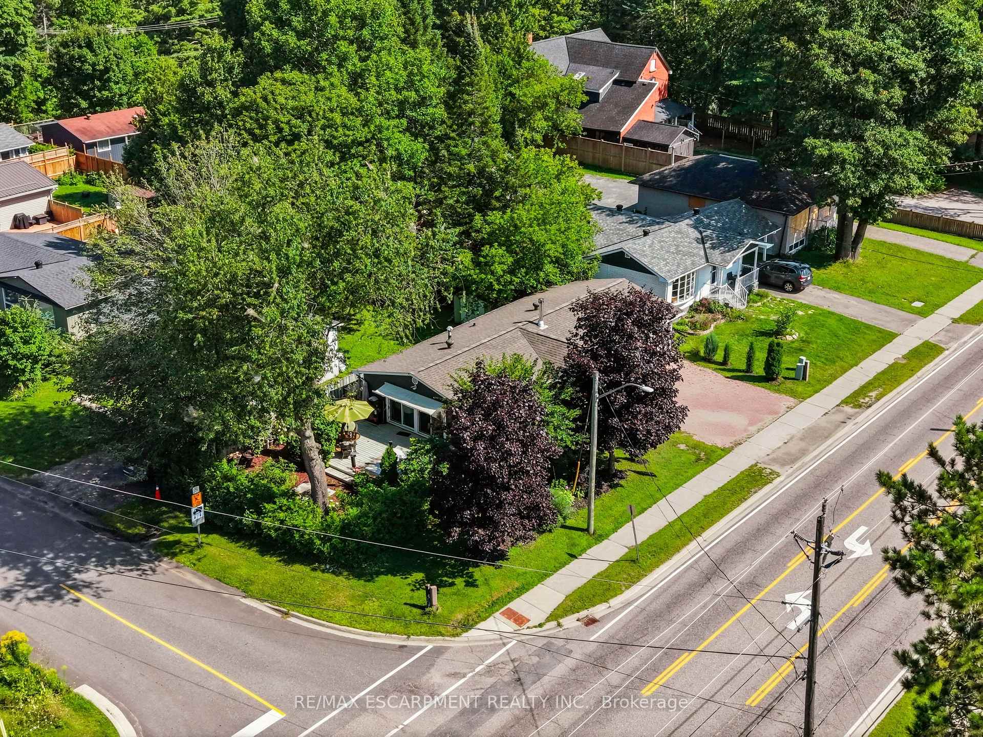 Photo 3 of 25 Wellington Street, Bracebridge — HOMEH