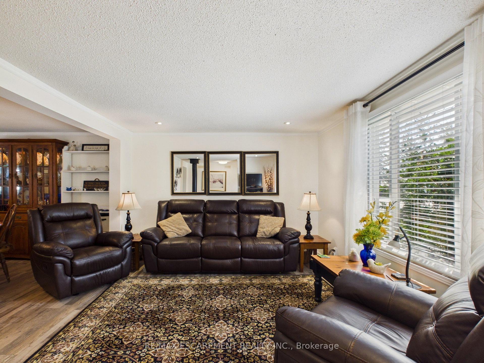 Photo 6 of 25 Wellington Street, Bracebridge — HOMEH