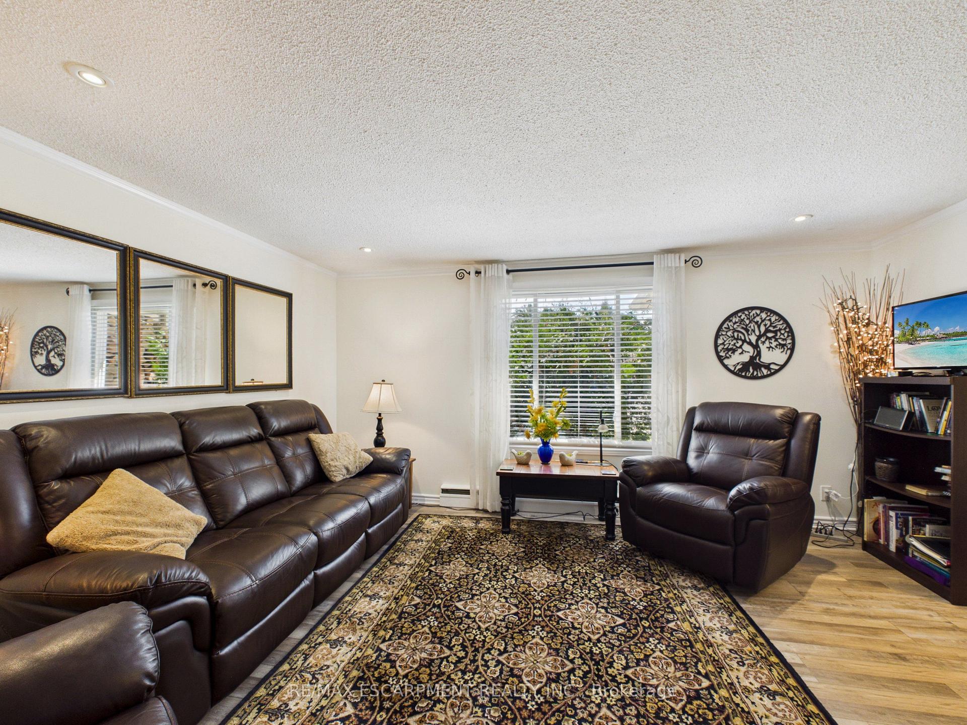 Photo 7 of 25 Wellington Street, Bracebridge — HOMEH