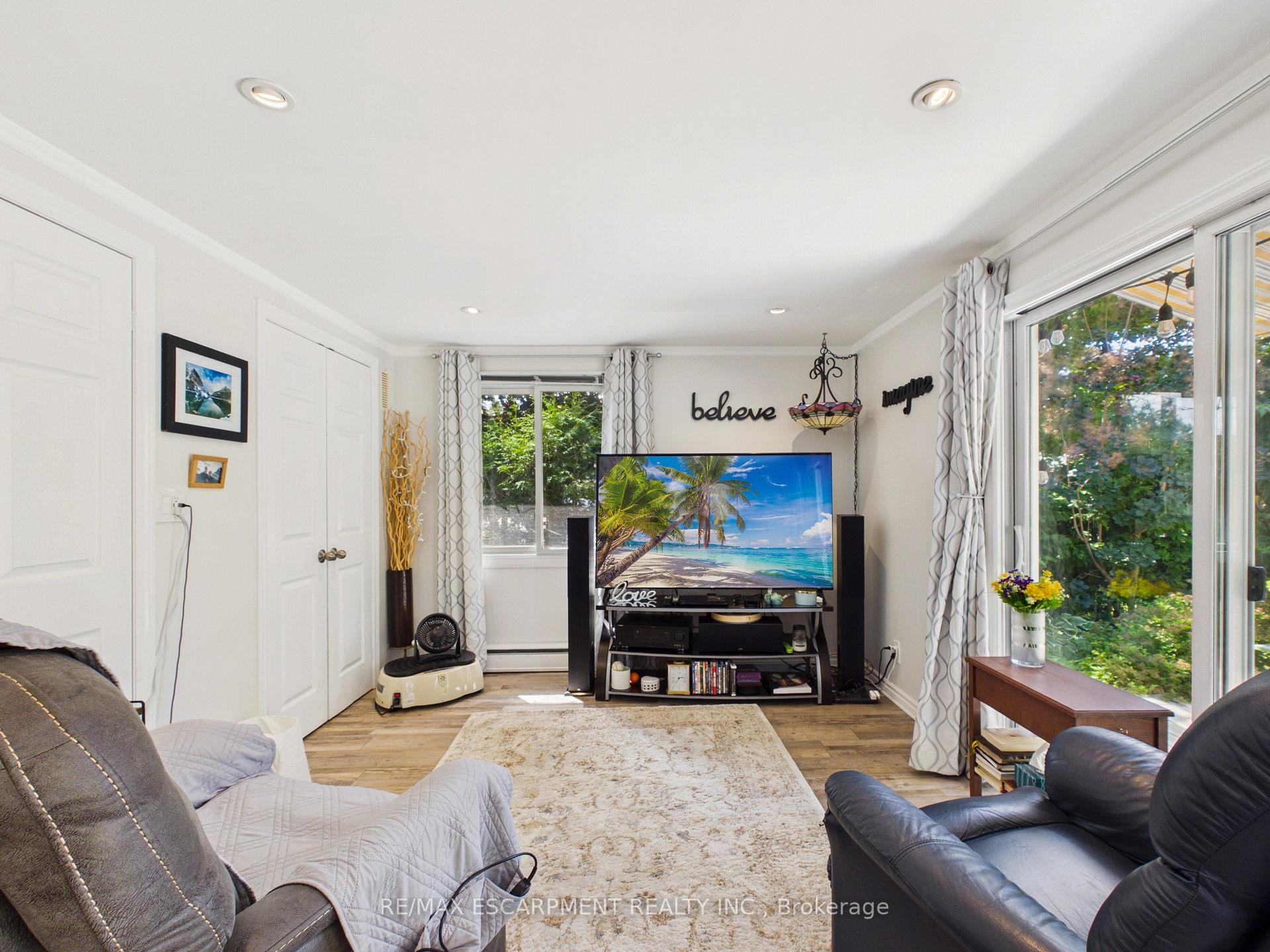 Photo 14 of 25 Wellington Street, Bracebridge — HOMEH