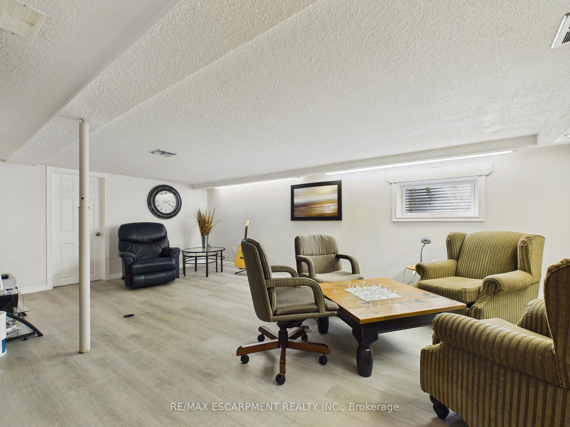 Photo 19 of 25 Wellington Street, Bracebridge — HOMEH