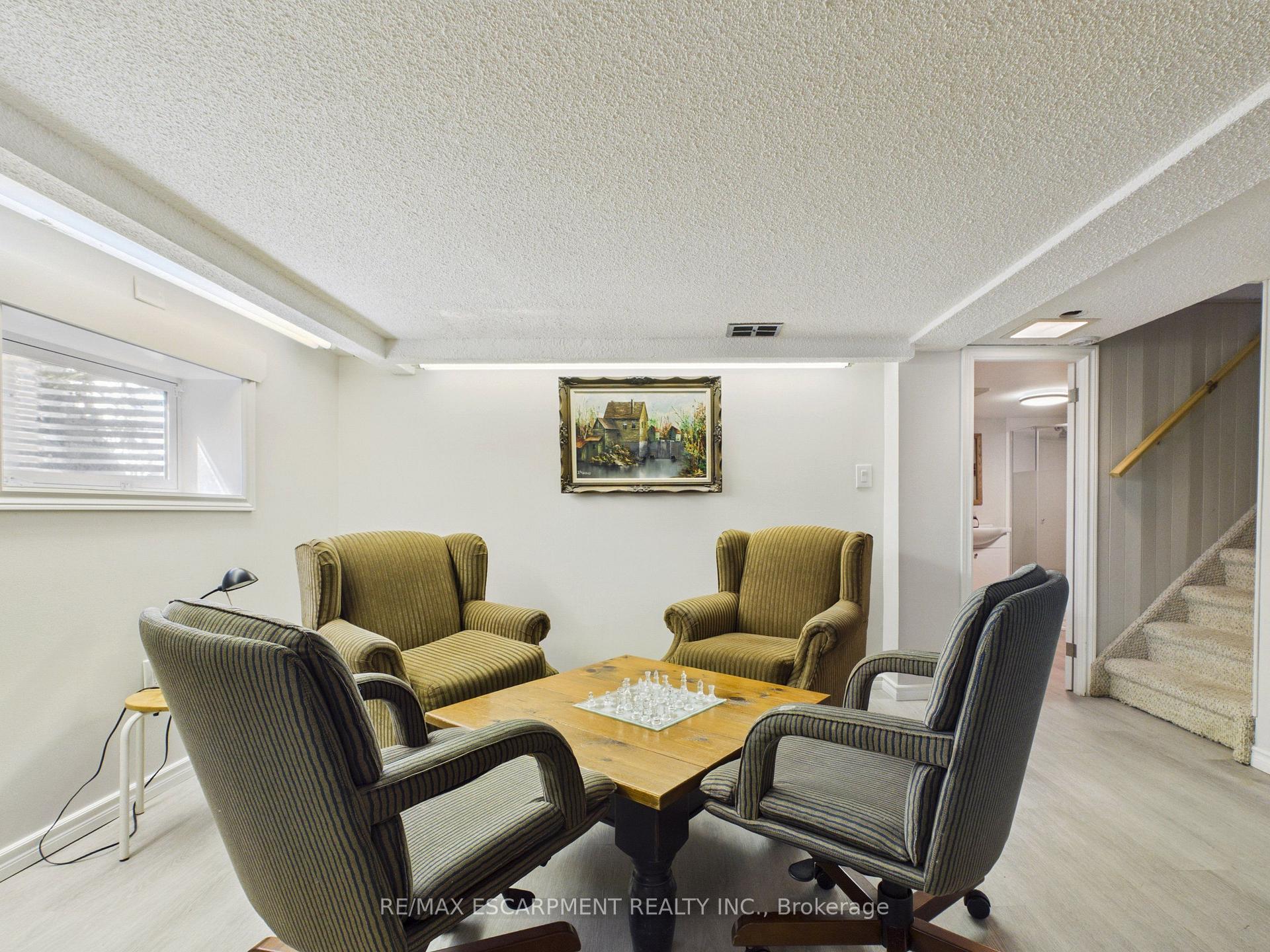 Photo 20 of 25 Wellington Street, Bracebridge — HOMEH