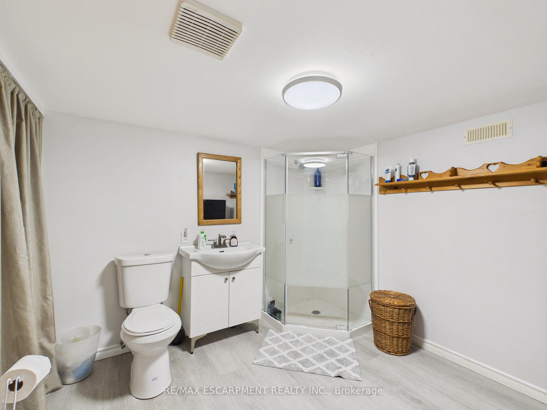 Photo 24 of 25 Wellington Street, Bracebridge — HOMEH