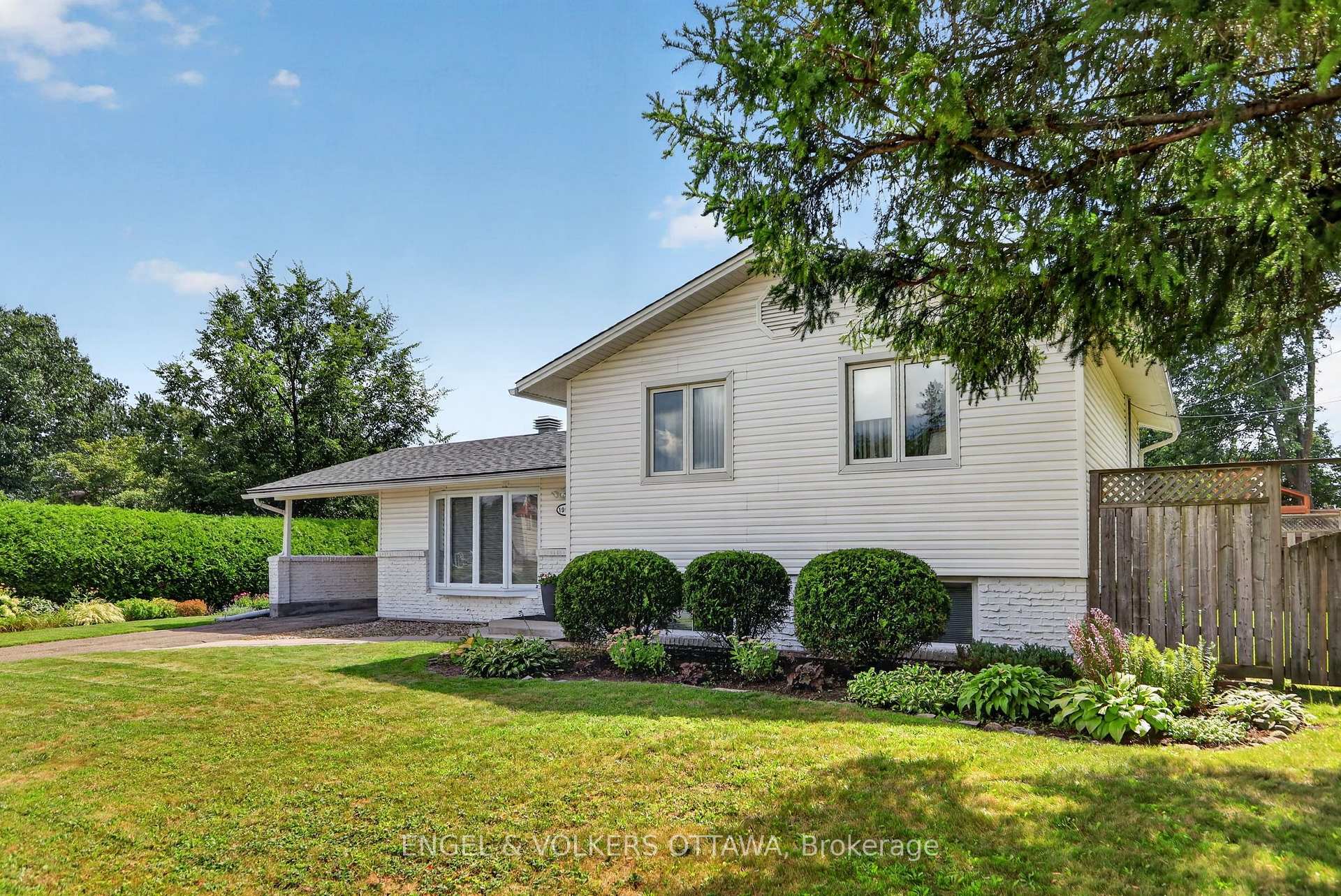 Photo 2 of 1994 Connecticut Avenue, Ottawa, Guildwood Estates - Urbandale Acres — HOMEH