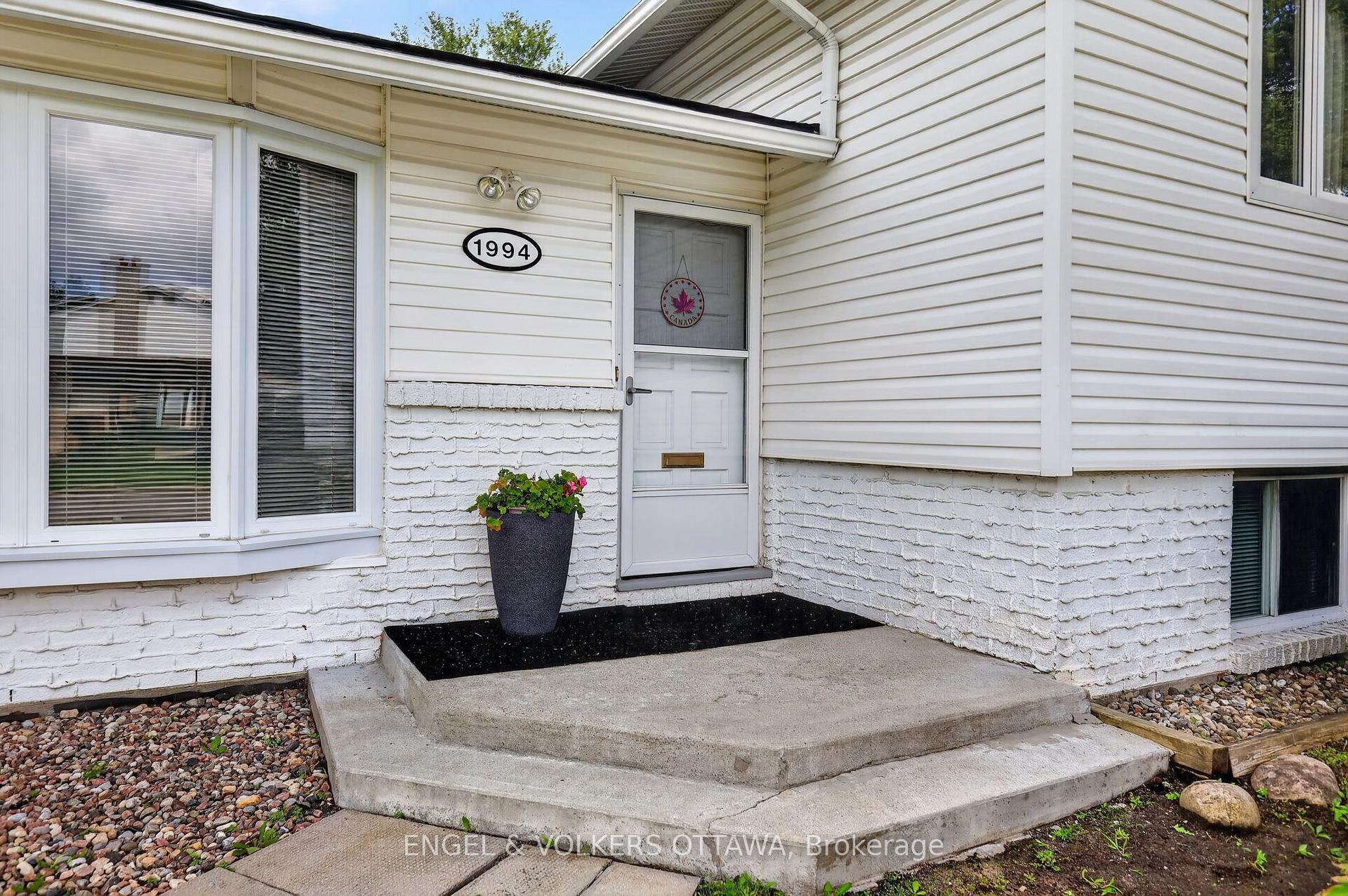 Photo 3 of 1994 Connecticut Avenue, Ottawa, Guildwood Estates - Urbandale Acres — HOMEH
