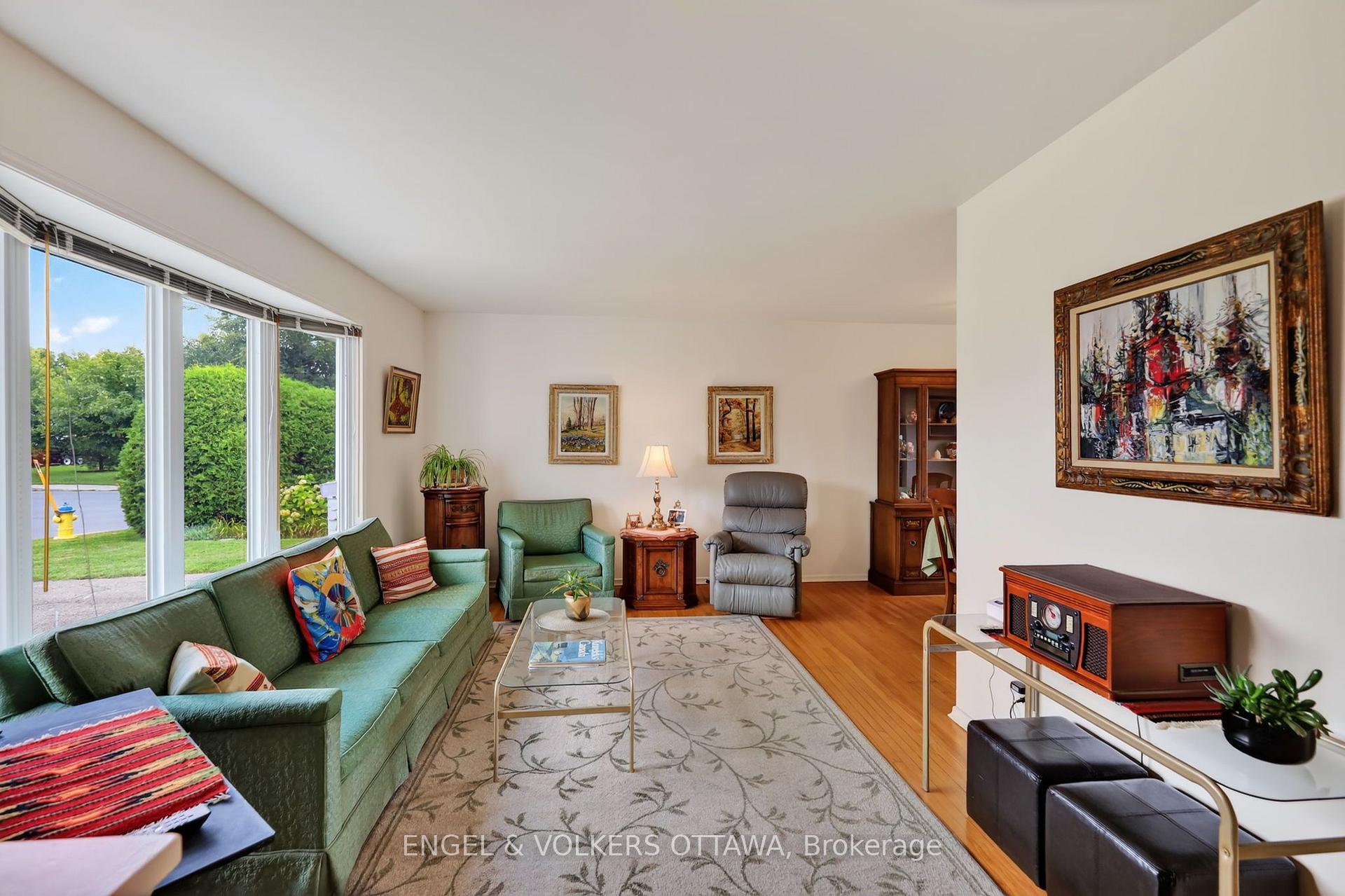 Photo 5 of 1994 Connecticut Avenue, Ottawa, Guildwood Estates - Urbandale Acres — HOMEH