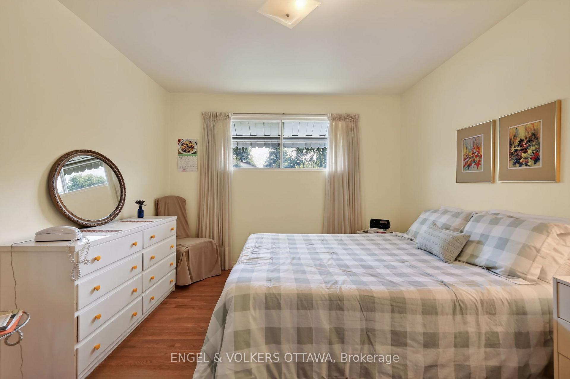 Photo 13 of 1994 Connecticut Avenue, Ottawa, Guildwood Estates - Urbandale Acres — HOMEH