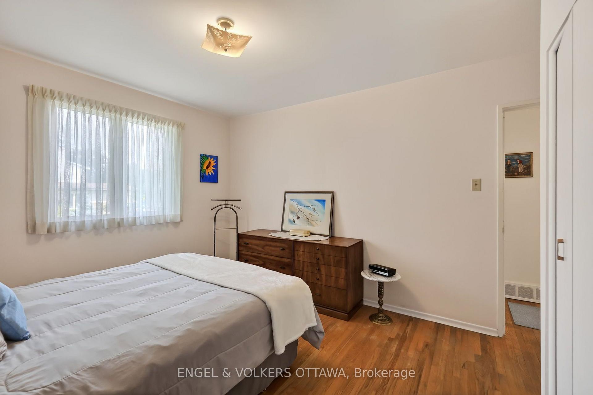 Photo 16 of 1994 Connecticut Avenue, Ottawa, Guildwood Estates - Urbandale Acres — HOMEH