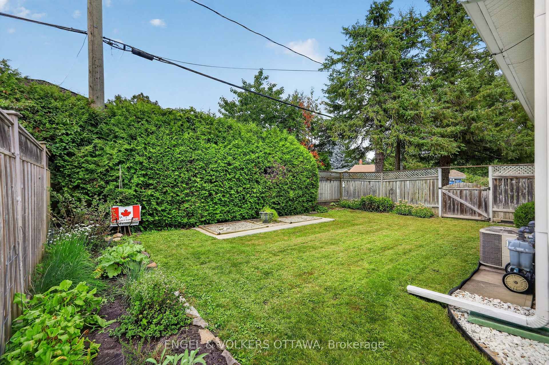 Photo 24 of 1994 Connecticut Avenue, Ottawa, Guildwood Estates - Urbandale Acres — HOMEH