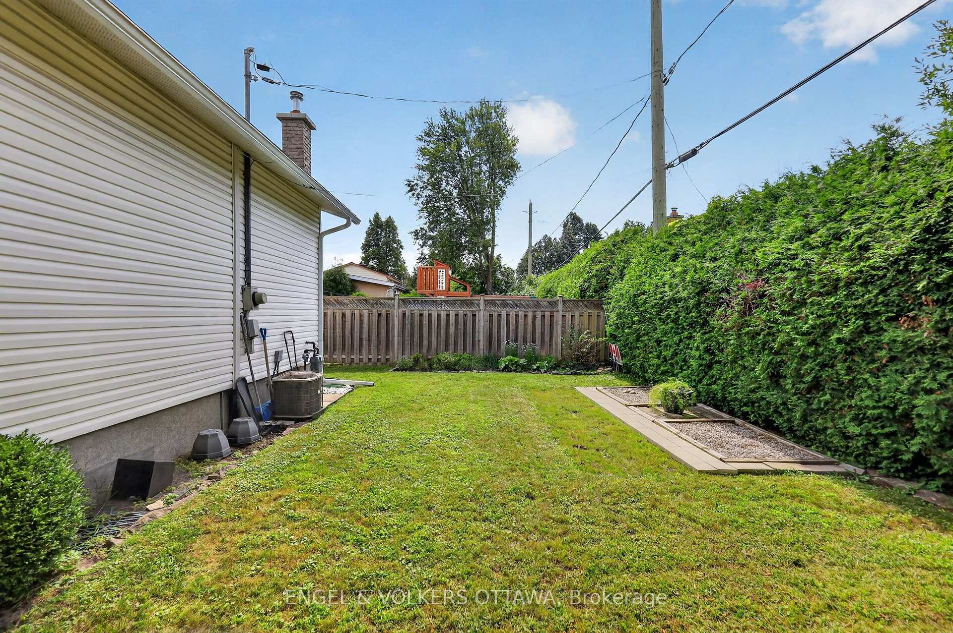 Photo 25 of 1994 Connecticut Avenue, Ottawa, Guildwood Estates - Urbandale Acres — HOMEH