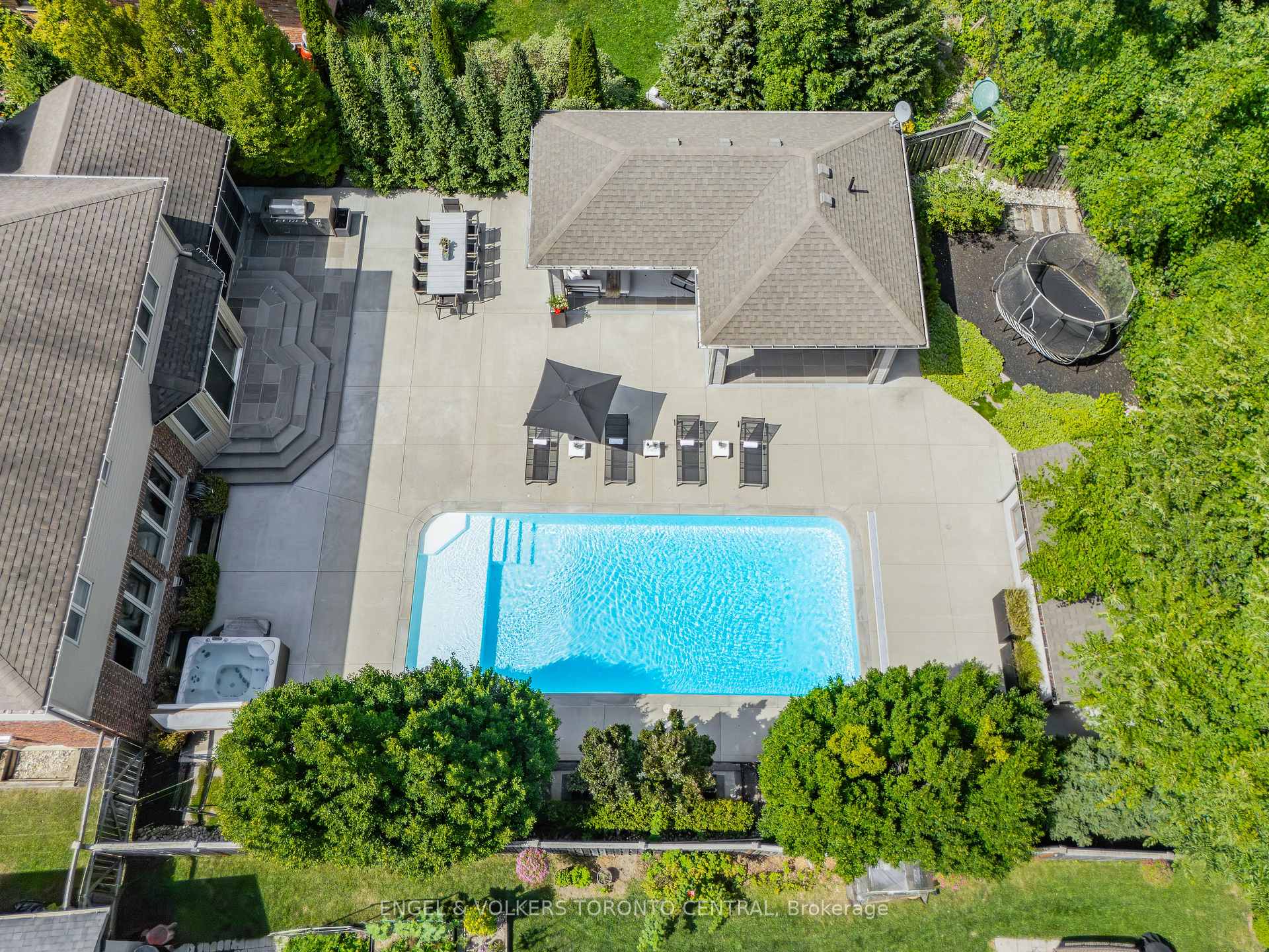 Photo 3 of 640 Chesapeake Drive, Waterloo, Eastbridge — HOMEH