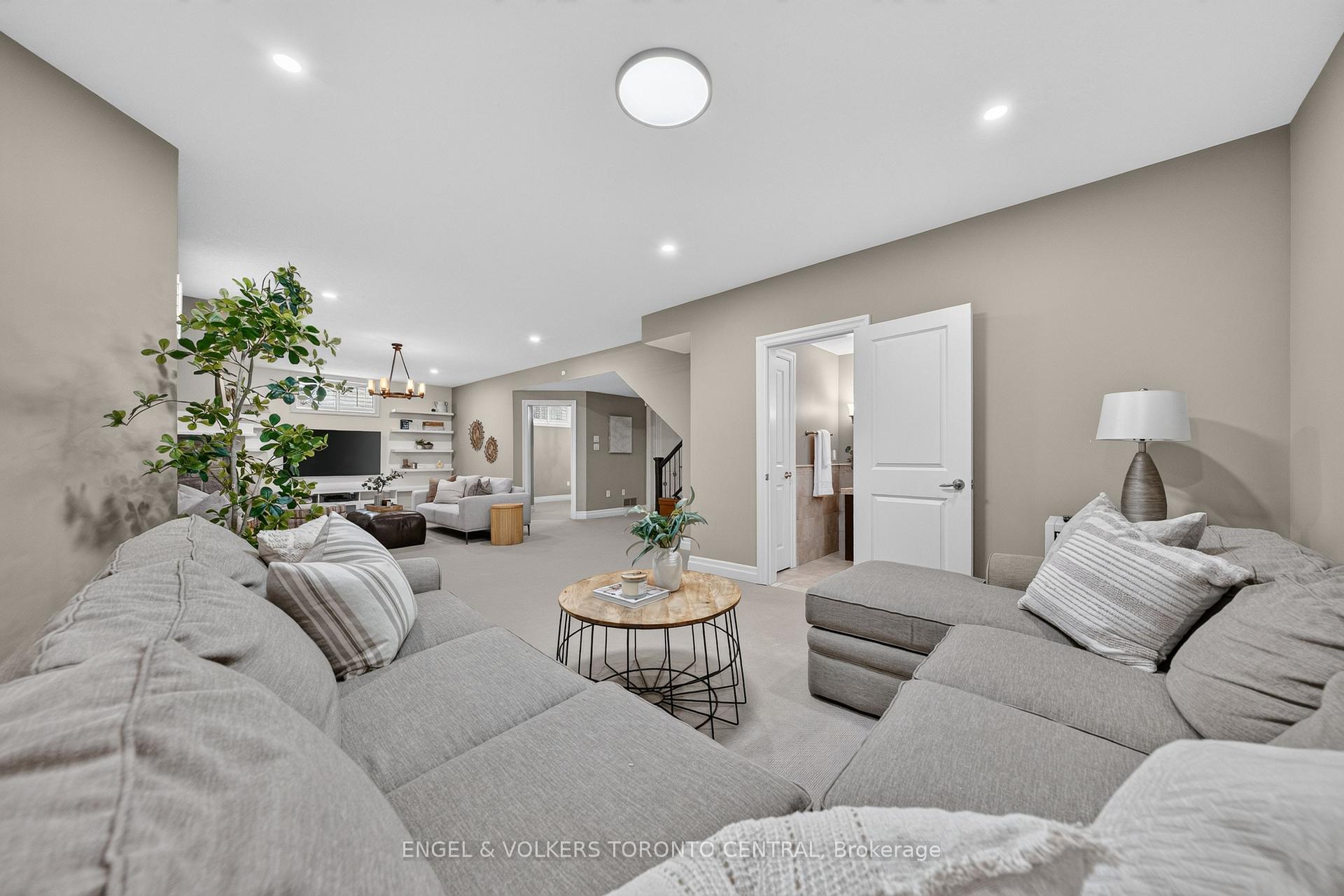 Photo 28 of 640 Chesapeake Drive, Waterloo, Eastbridge — HOMEH