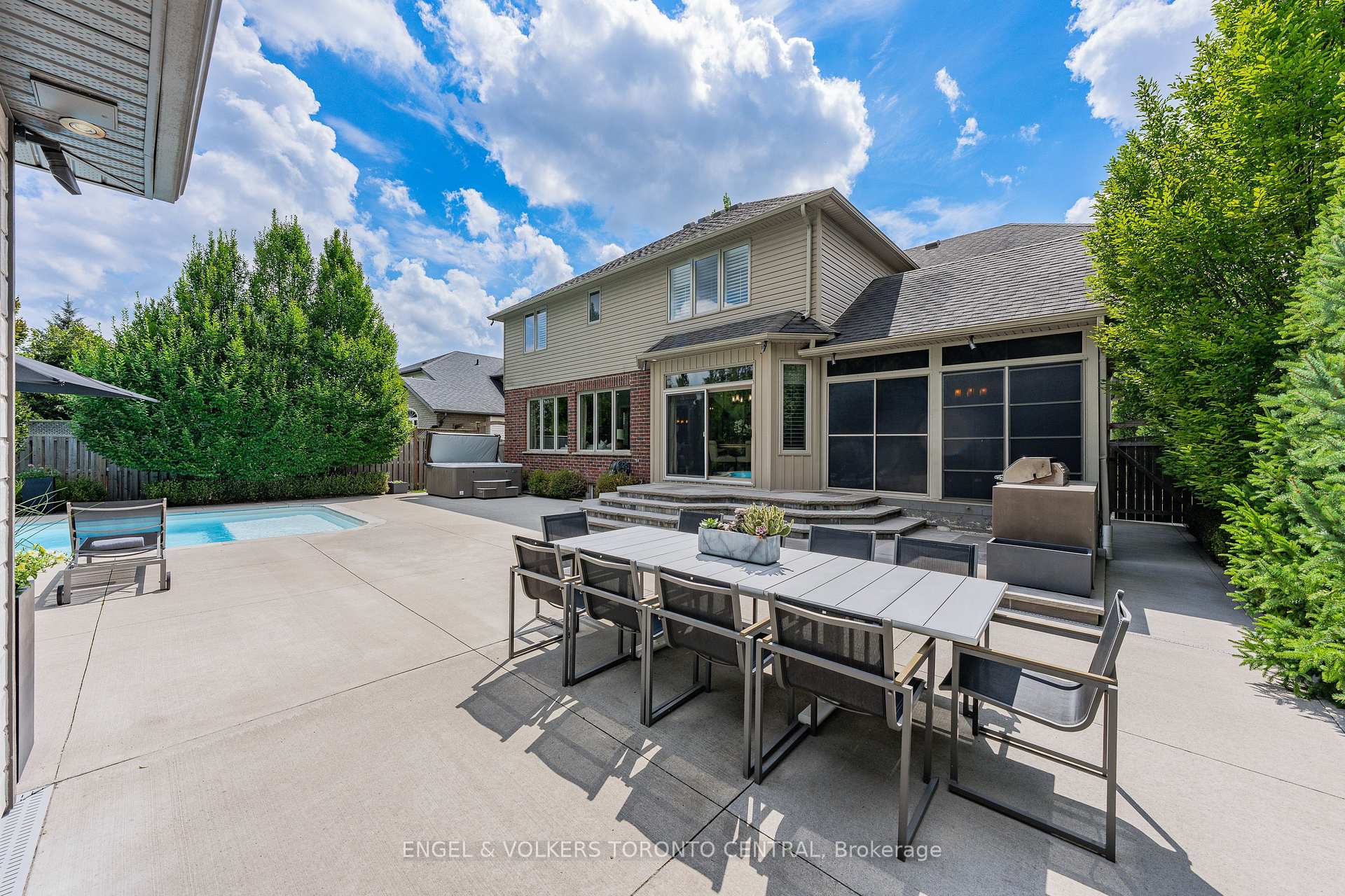 Photo 33 of 640 Chesapeake Drive, Waterloo, Eastbridge — HOMEH
