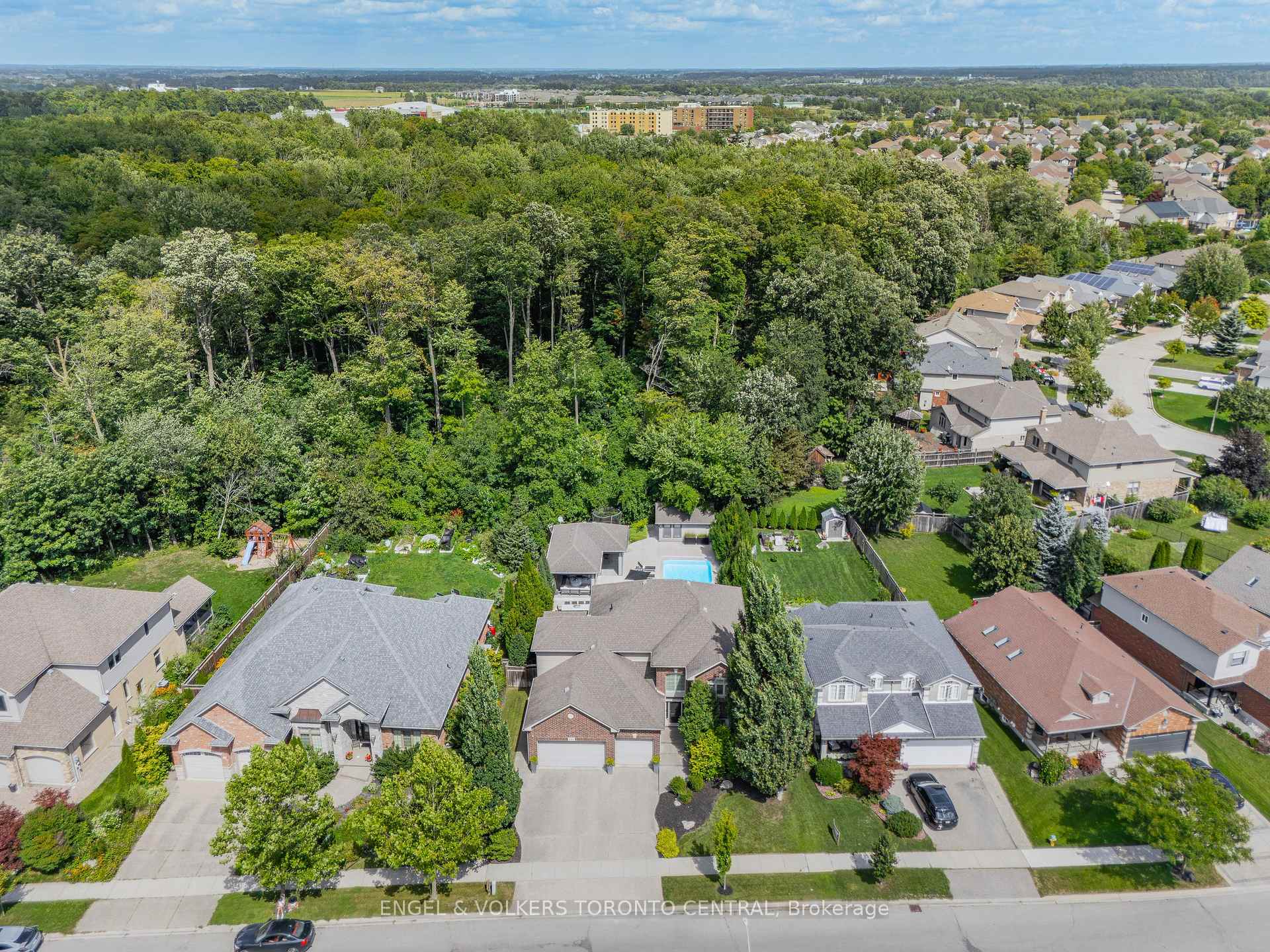 Photo 44 of 640 Chesapeake Drive, Waterloo, Eastbridge — HOMEH