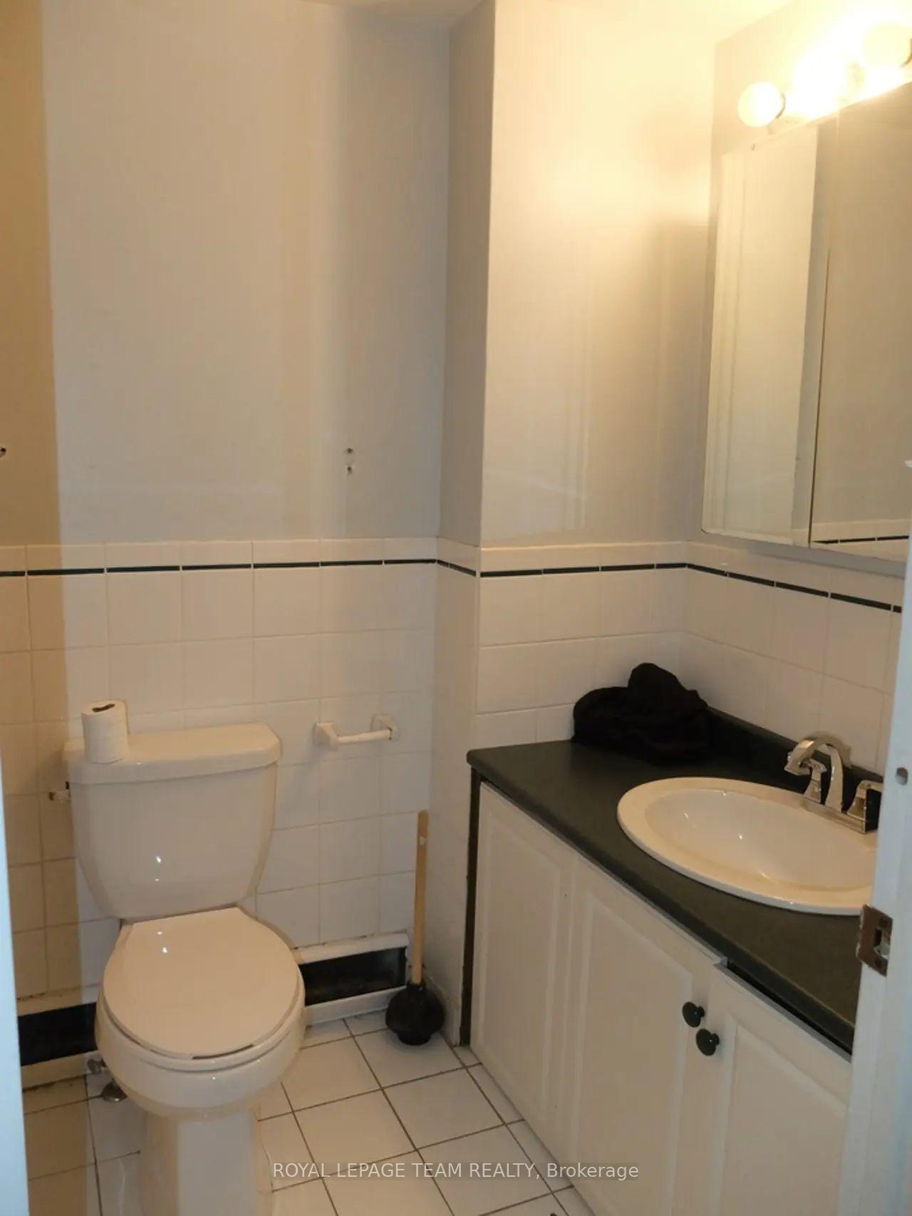 Photo 6 of Unit Unit B, 45 Riverdale Avenue, Ottawa, Ottawa Centre — HOMEH