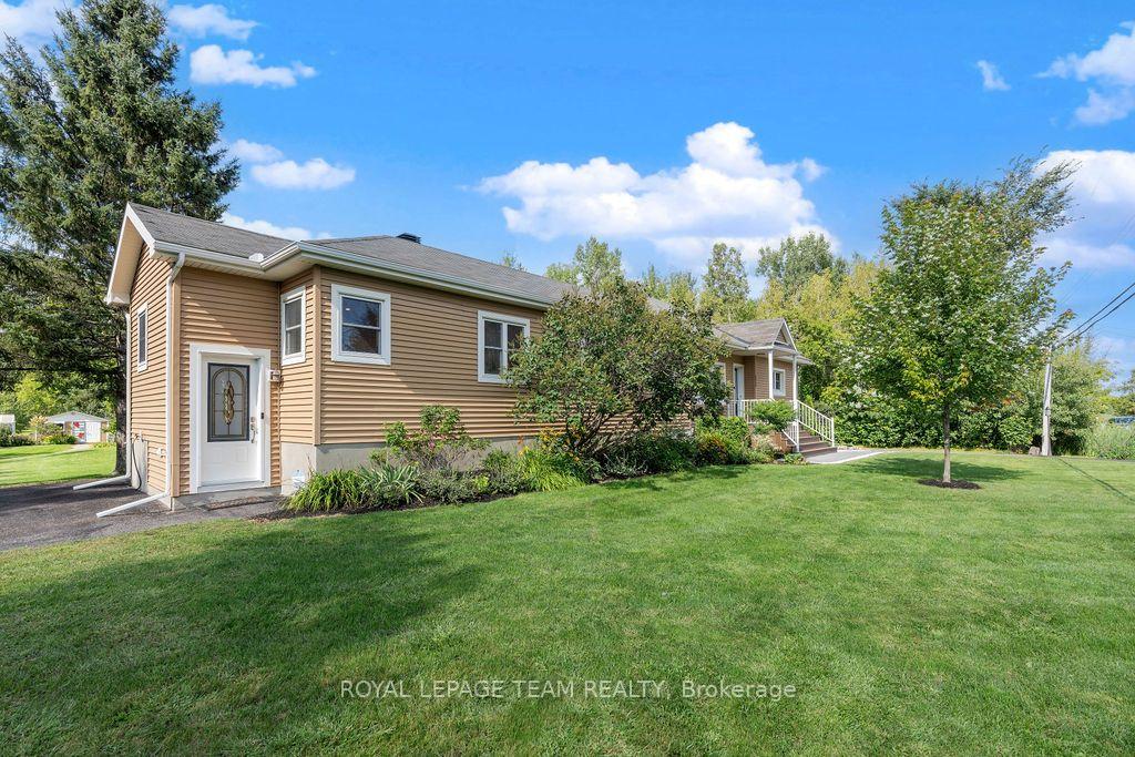Photo 3 of 4869 Thunder Road, Ottawa, Carlsbad Springs — HOMEH